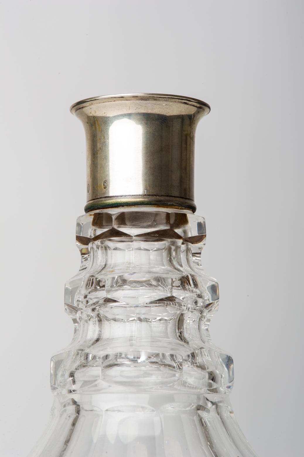 Argenté Carafe à bouteille en cristal avec col en argent également pour vodka en vente