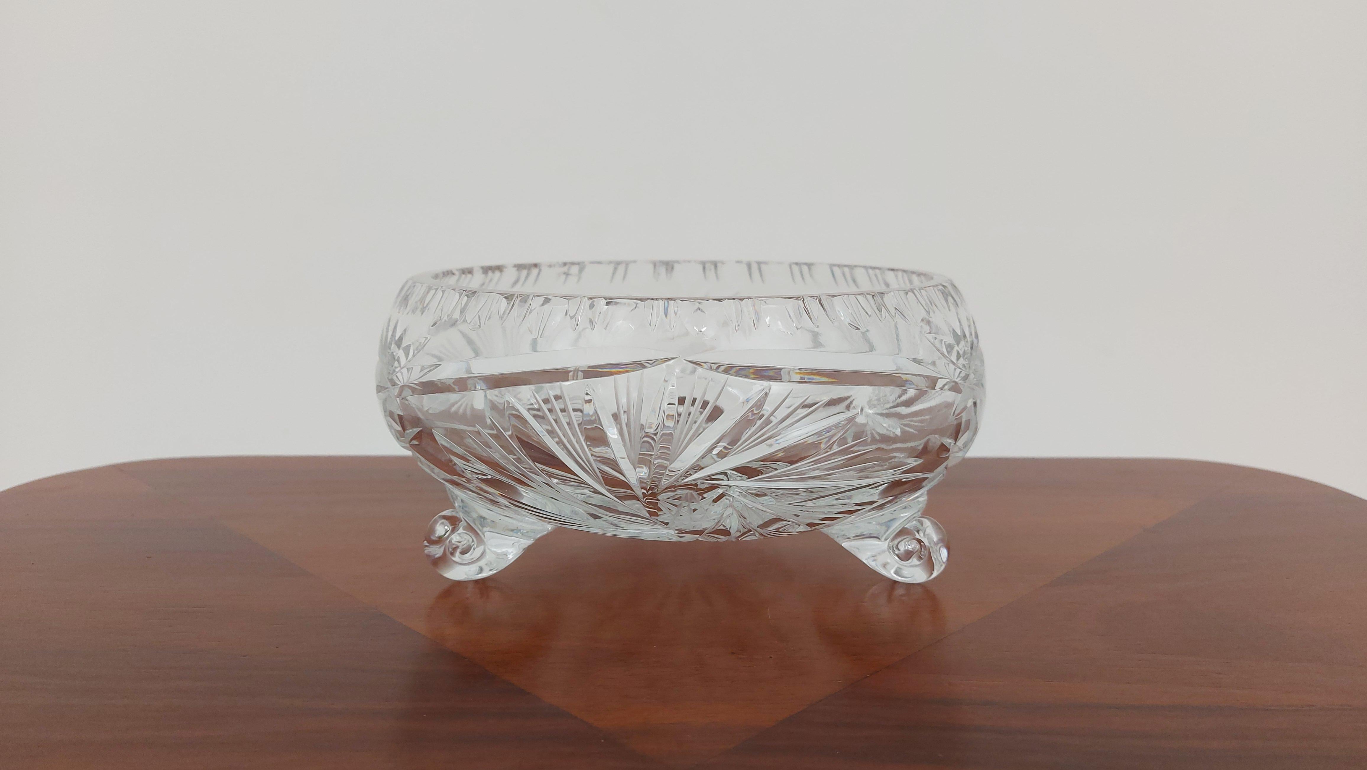 Crystal bowl for fruit or sweets.

Made in Poland in the 1950s / 1960s.

Very good condition.

Dimensions: height 9.5 cm / diameter 20 cm.