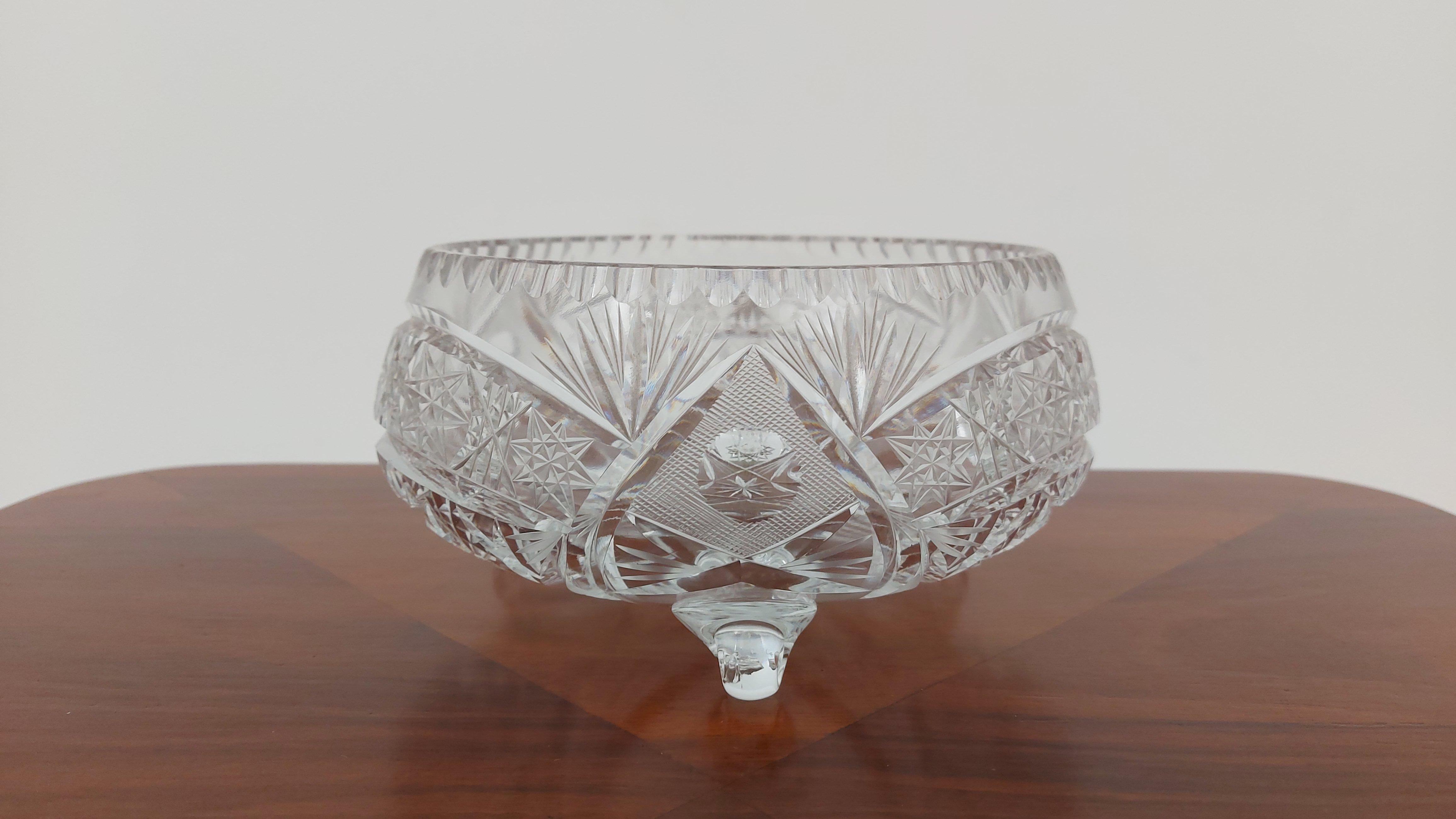 Crystal bowl for fruit or sweets.

Made in Poland in the 1950s / 1960s.

Very good condition.

Dimensions: height 10.5 cm / diameter 21 cm.