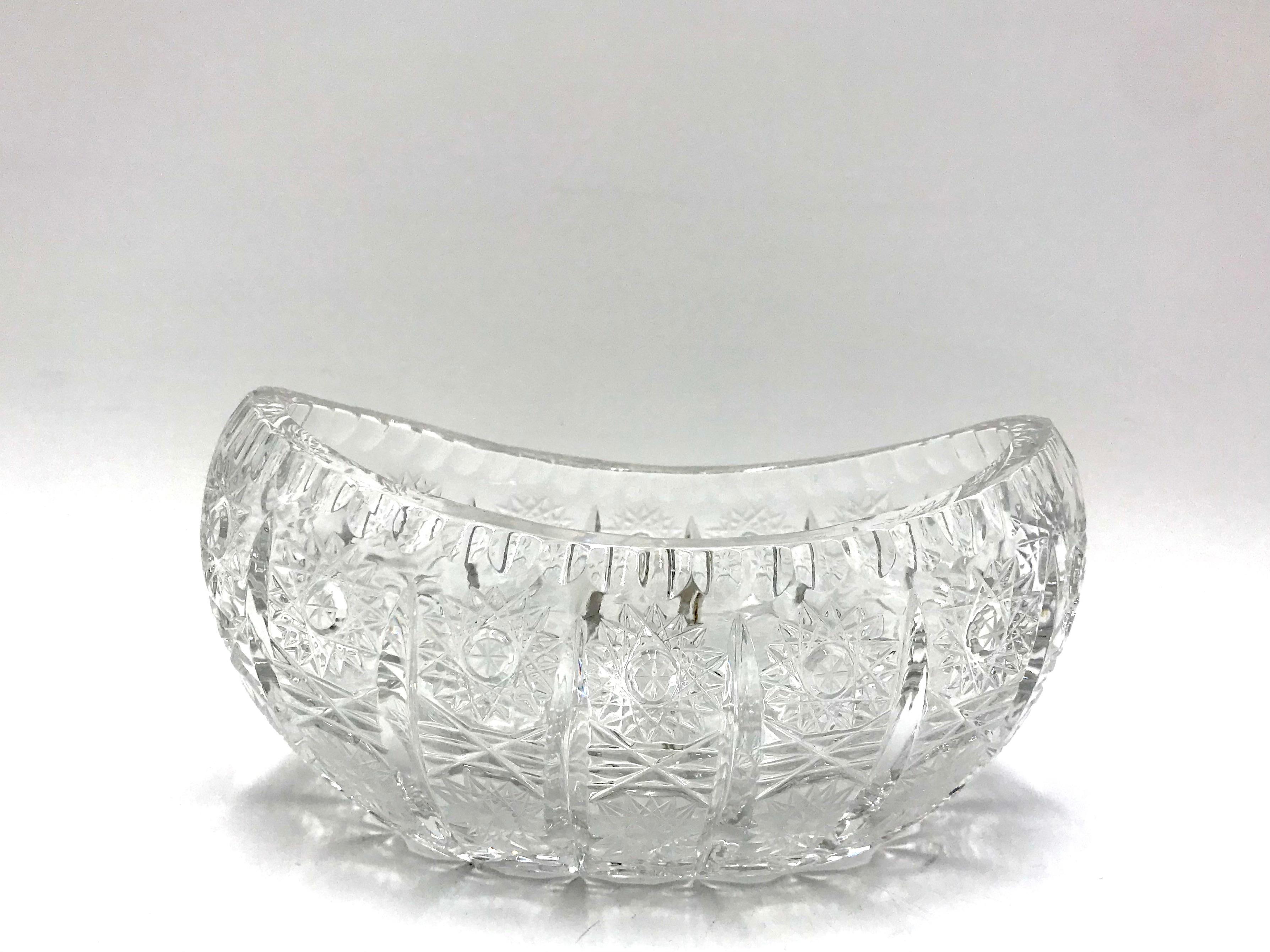 Crystal bowl 
Made in Poland in the 1950s / 1960s.
Very good condition.
Dimensions: height 9cm, width 18cm, depth 11cm.