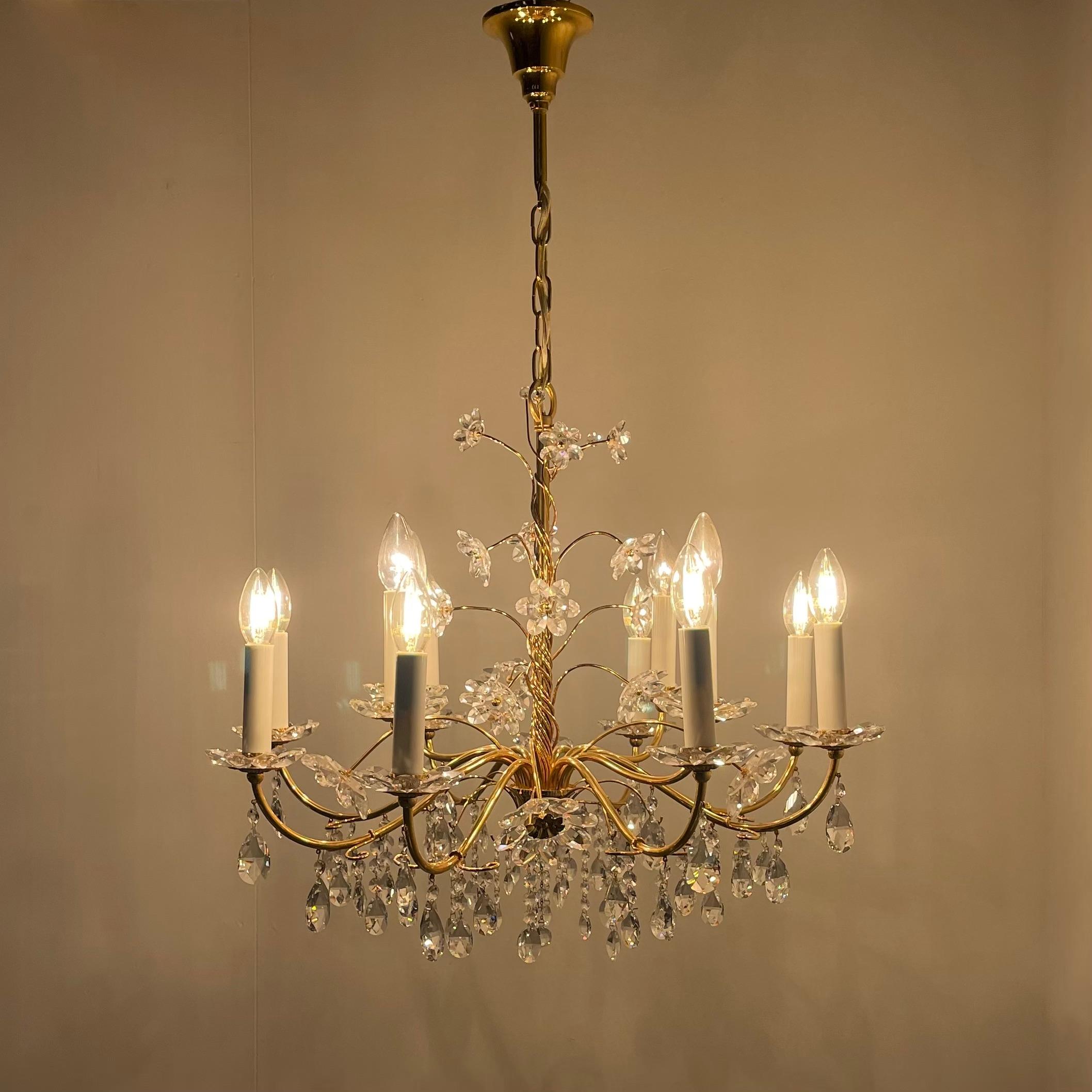 Mid-Century Modern Crystal brass chandelier by Palme & Walter, 1970s For Sale
