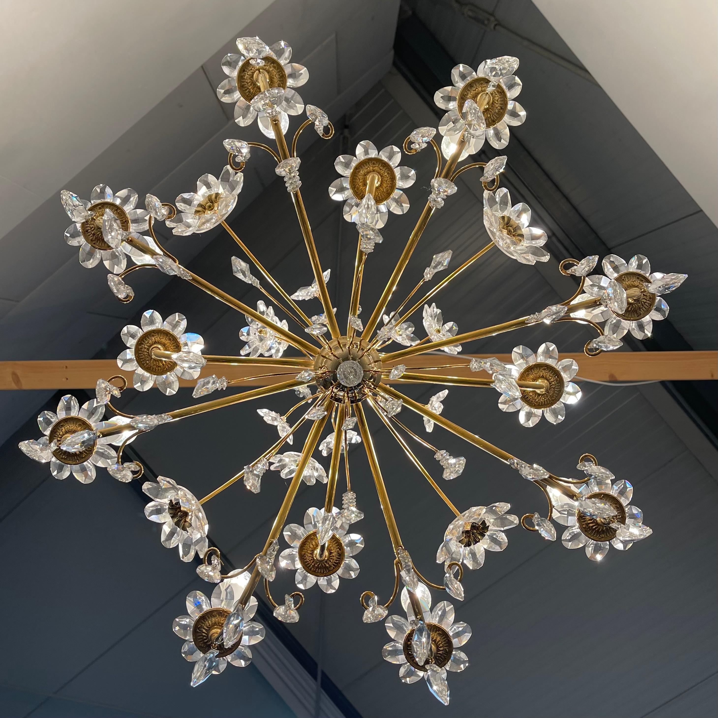 Crystal brass chandelier by Palme & Walter, 1970s For Sale 1