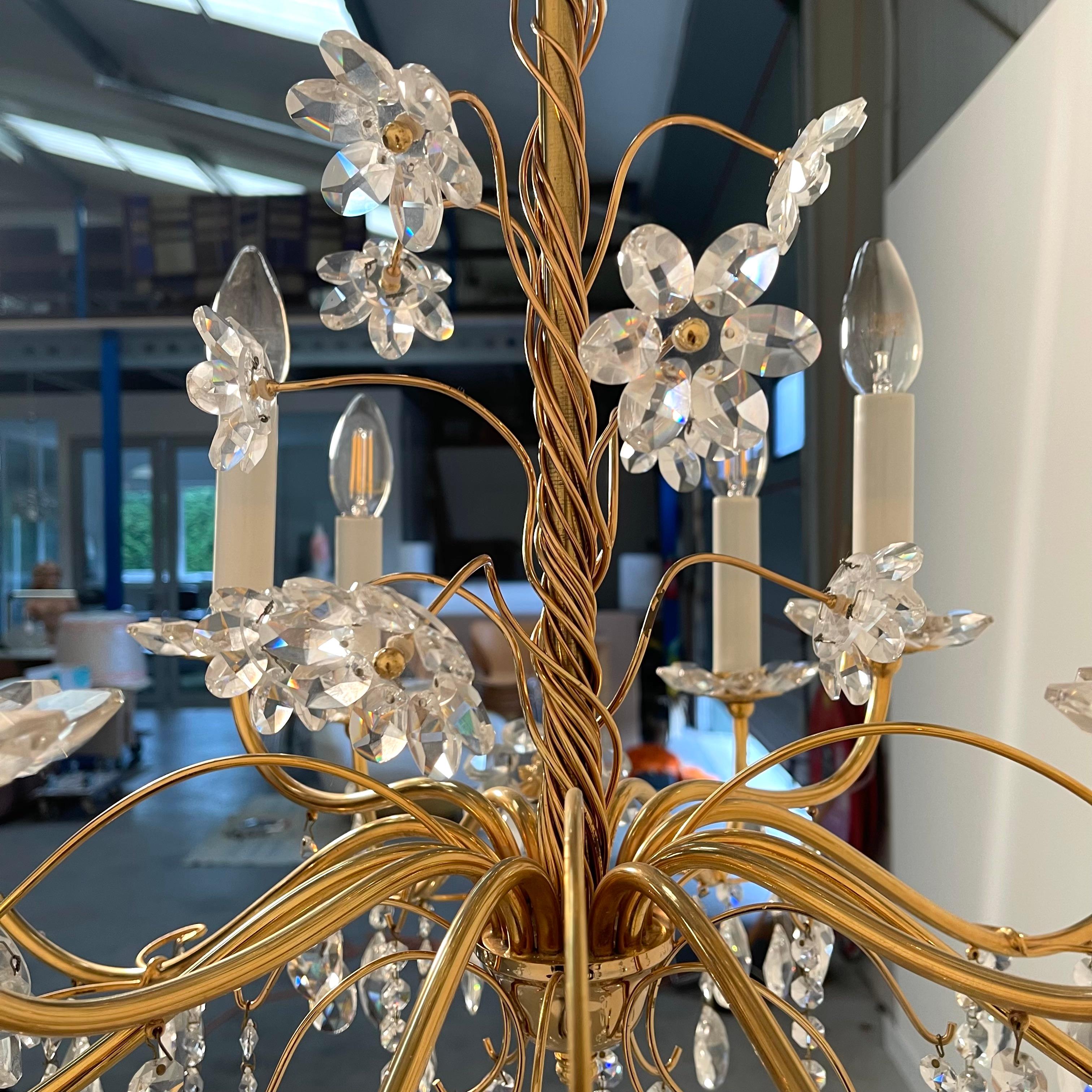 Crystal brass chandelier by Palme & Walter, 1970s For Sale 2