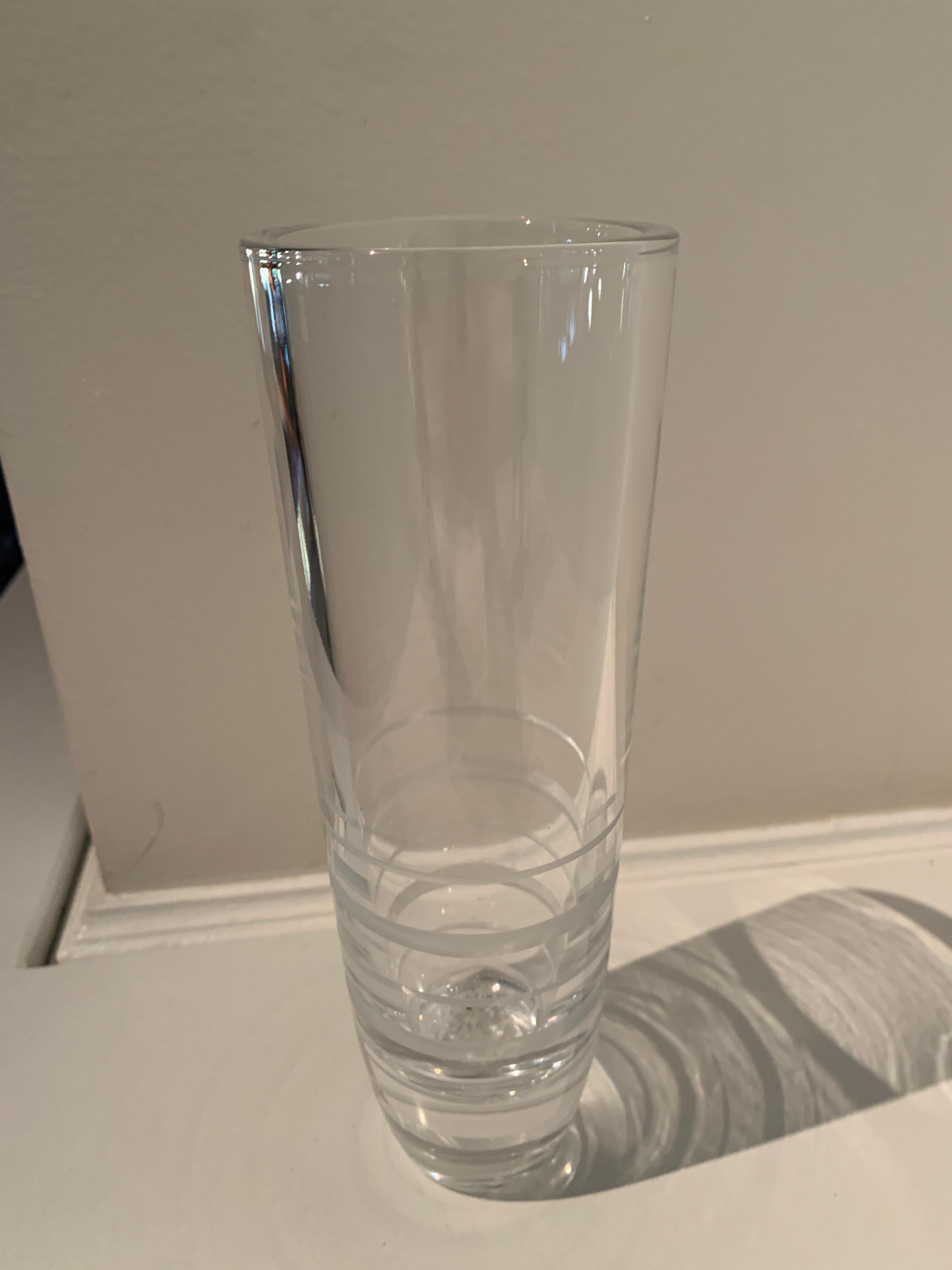 Crystal Bud Vase with Etched Lines In Good Condition For Sale In Los Angeles, CA