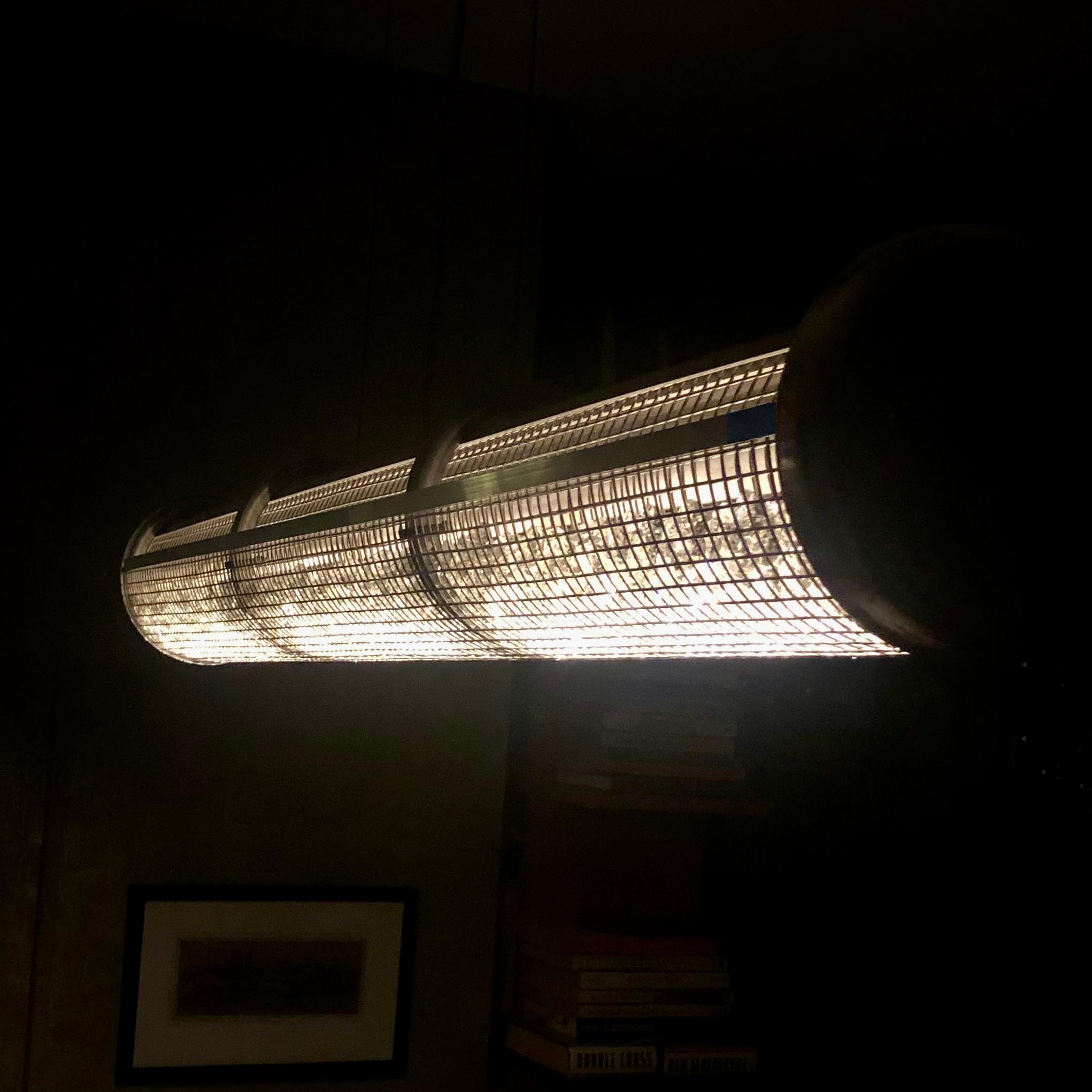Gabbia di cristallo LED Lunga Sospensione Lineare Finitura Oro In condizioni Nuovo in vendita a Long Island City, NY