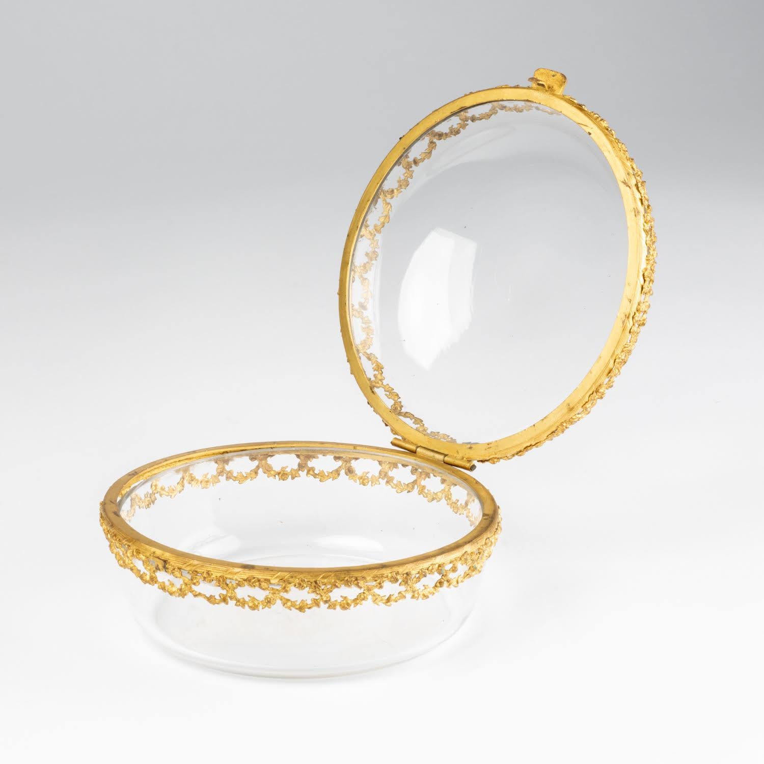 Crystal Candy Box with Gilt Brass Mounting, 19th Century. In Good Condition In Saint-Ouen, FR