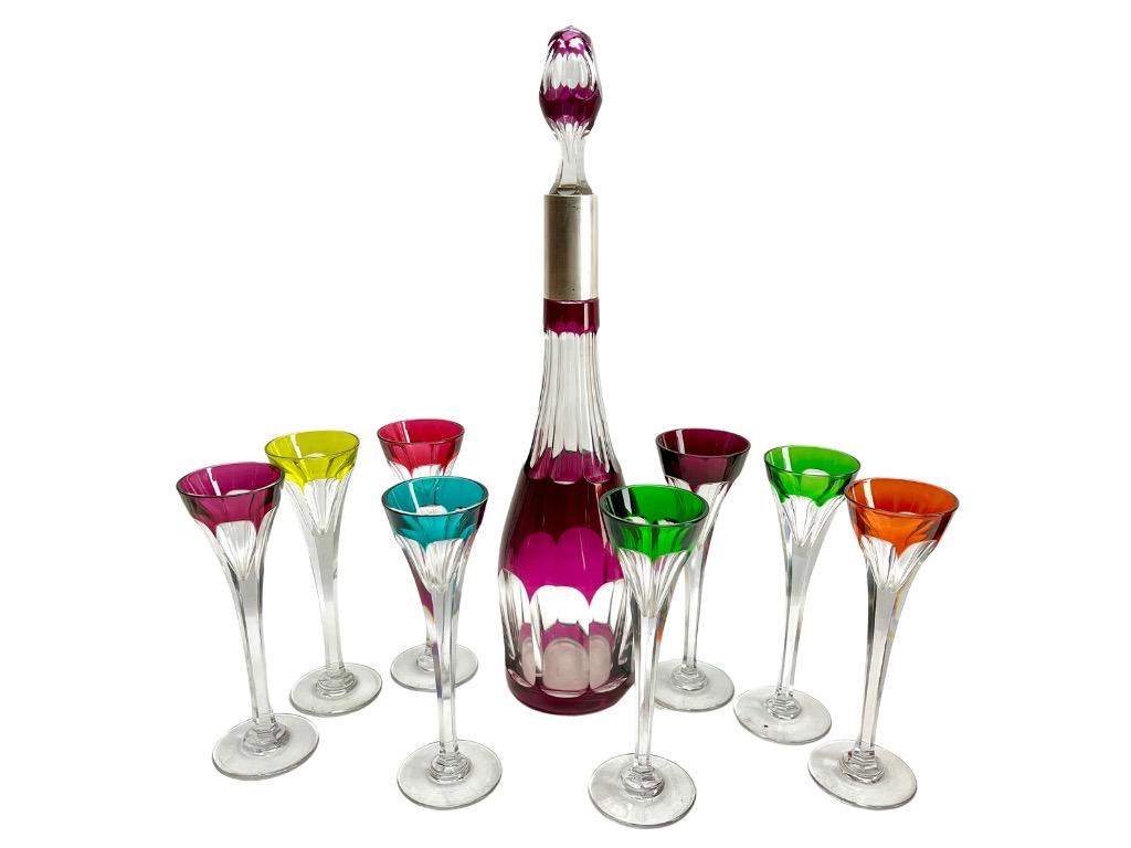 Carafe en cristal A Silver et bouchon  Ensemble de 8 petits verres à liqueur de vin en vente 3