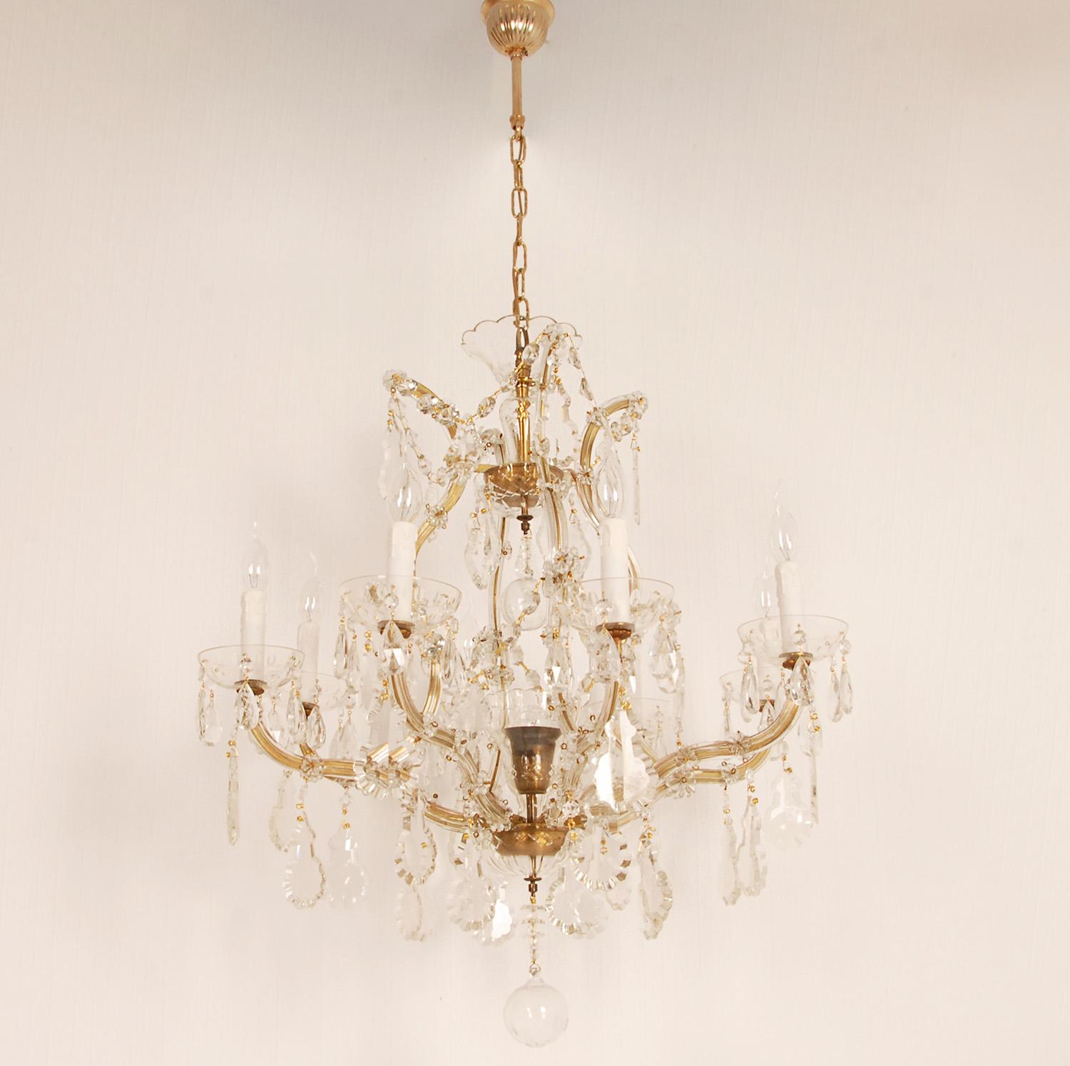 Vintage Viennese Crystal Chandelier 9 light gold frame cage chandelier
Material: Crystall, brass, blown glass
Design: In the manner of Viennese Marie Therese, Baguès, Baccarat, Murano, Venice glass, Banci Firenze
Style: French Country, French