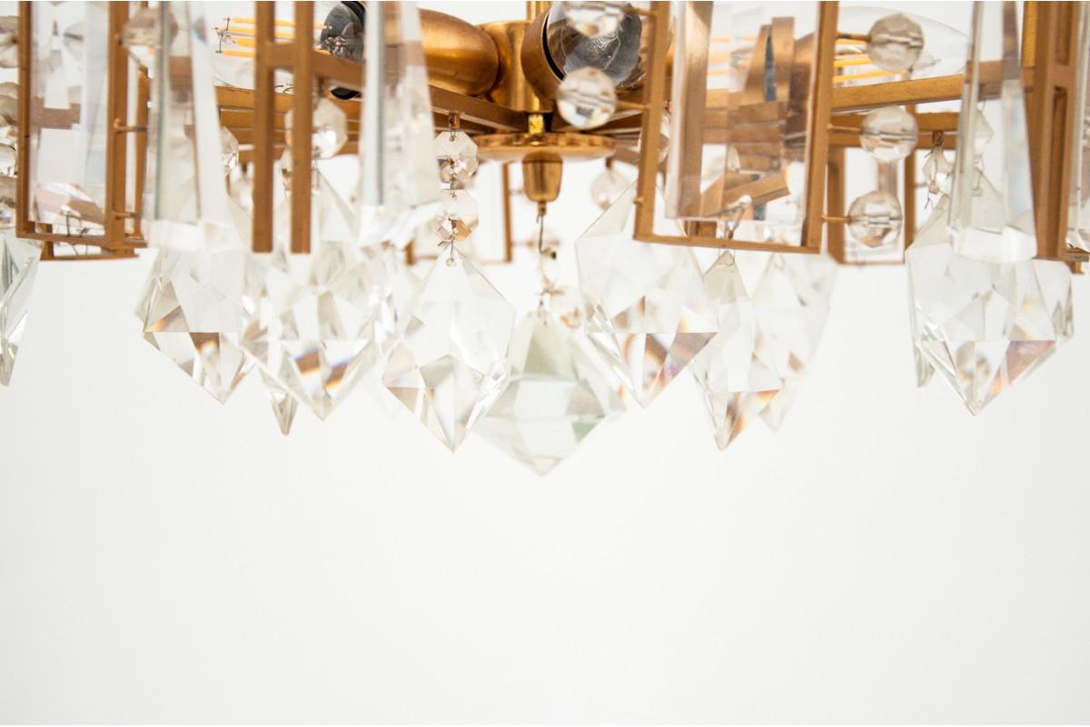 A chandelier from the mid-twentieth century.

Dimensions: height 89 cm / diameter 43 cm.
