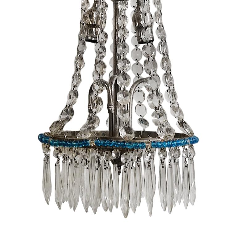 Lampadario in cristallo inglese degli anni '30 circa con bordature blu.

Misure:
Altezza: 25
Diametro: 11,5
