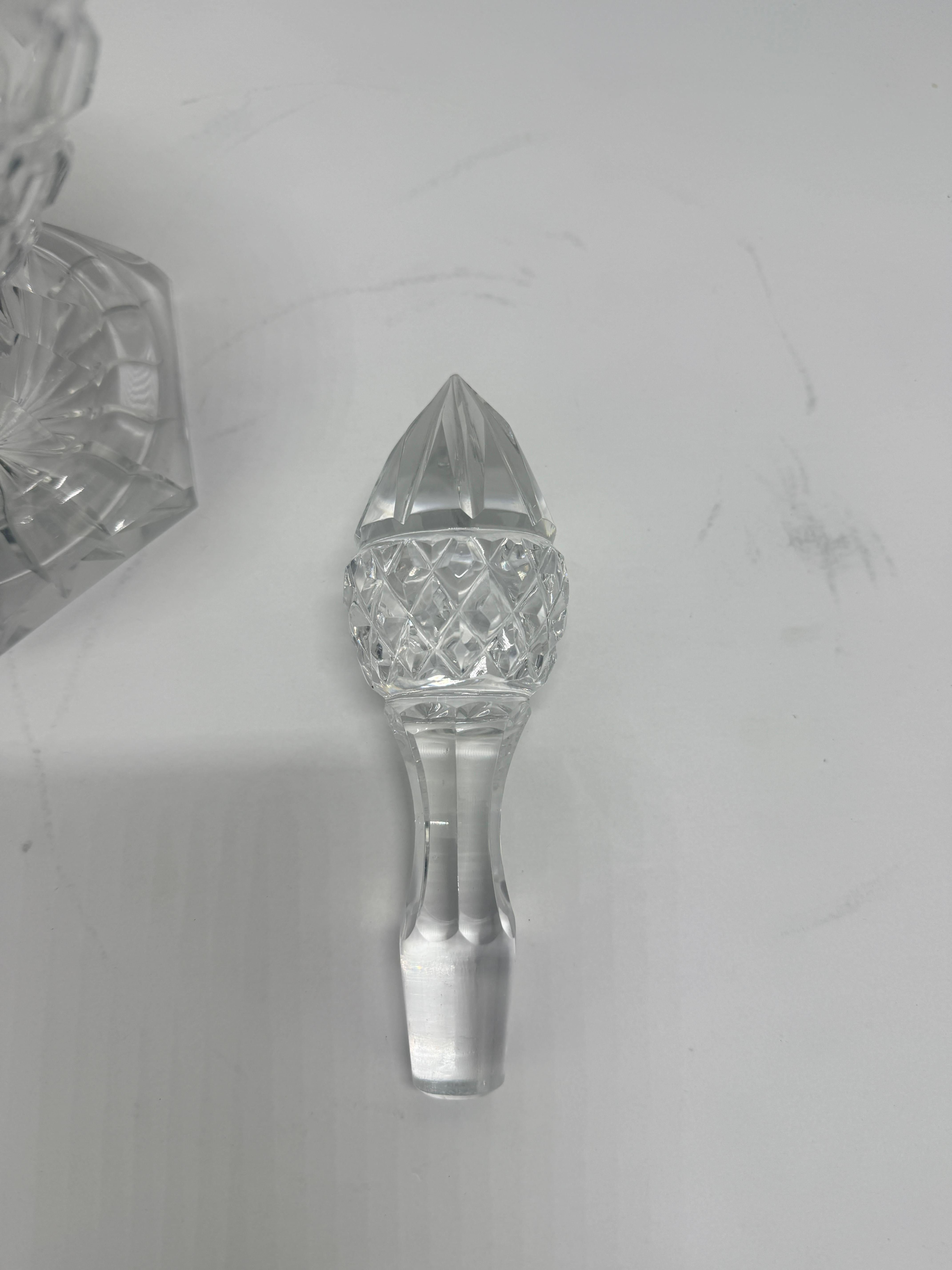 Aiguière en cristal de Claret, frise de jeux gravée à la roue, probablement Val Saint Lambert en vente 3