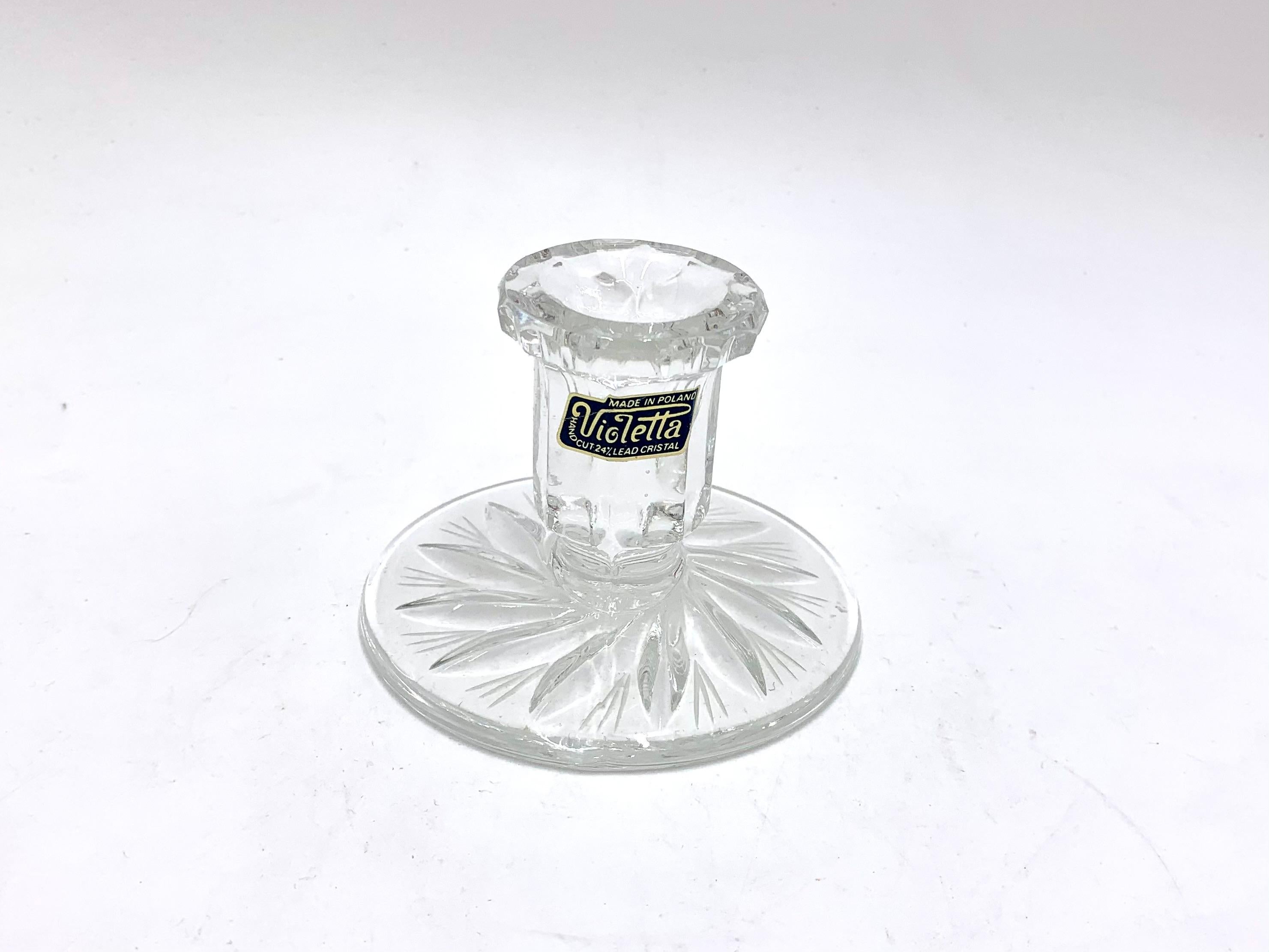Kristallklarer Kerzenleuchter, Violetta, Polen
Erhaltene Original-Krankheit
Produziert in den 1970-1980er Jahren. 
Maße: Höhe 7cm Durchmesser 10cm.