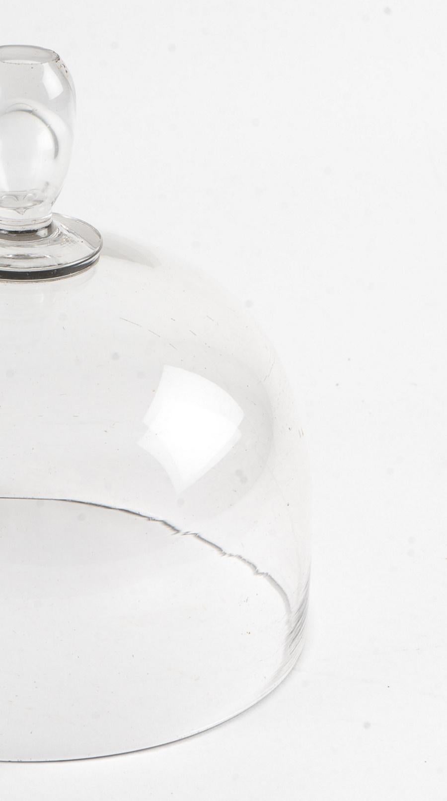 Crystal cloche, early 20th century.
Measures: H: 18 cm, D: 17 cm.