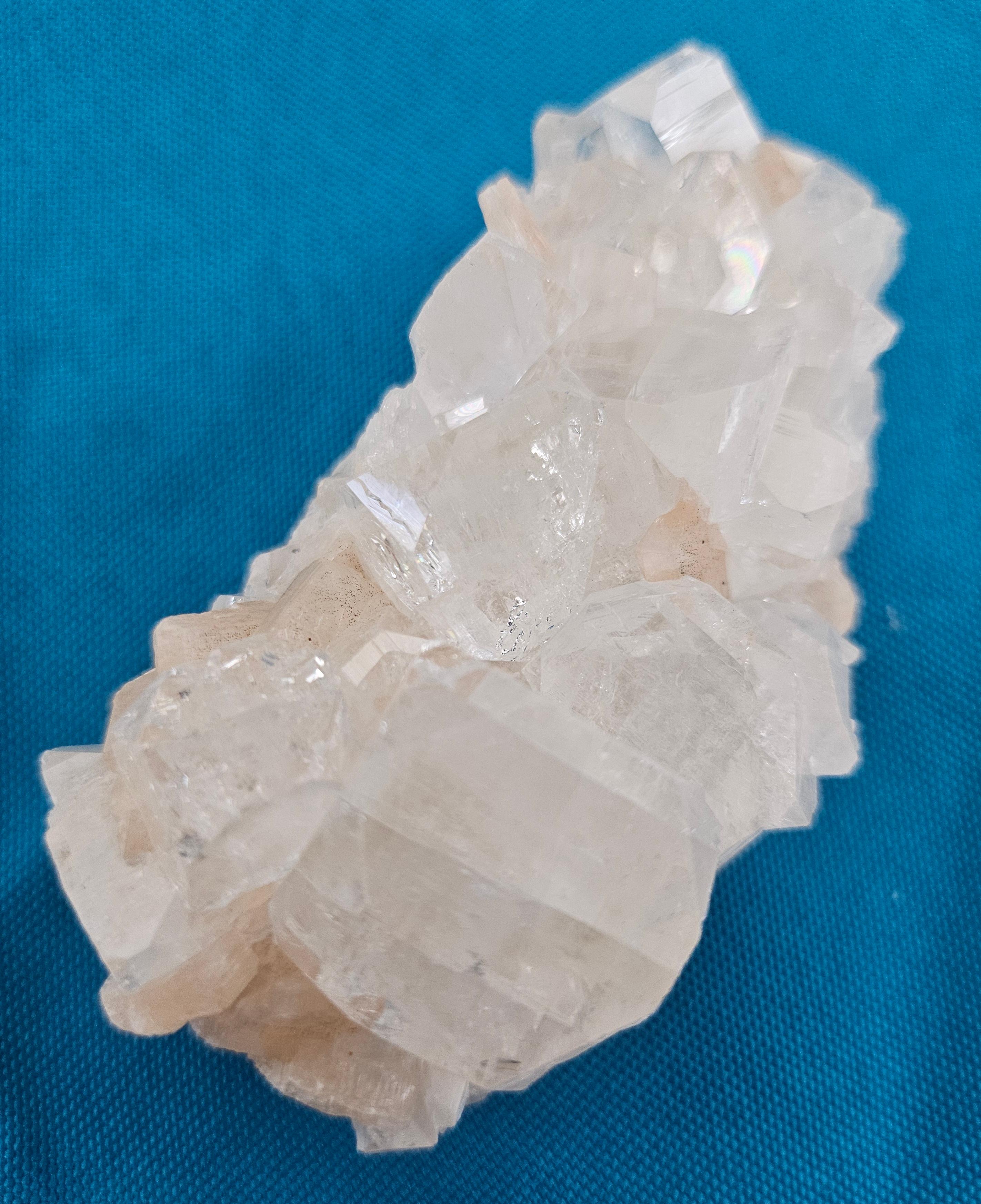 Crystal Cluster Natural Specimen Number 3 In Good Condition For Sale In Warrenton, OR