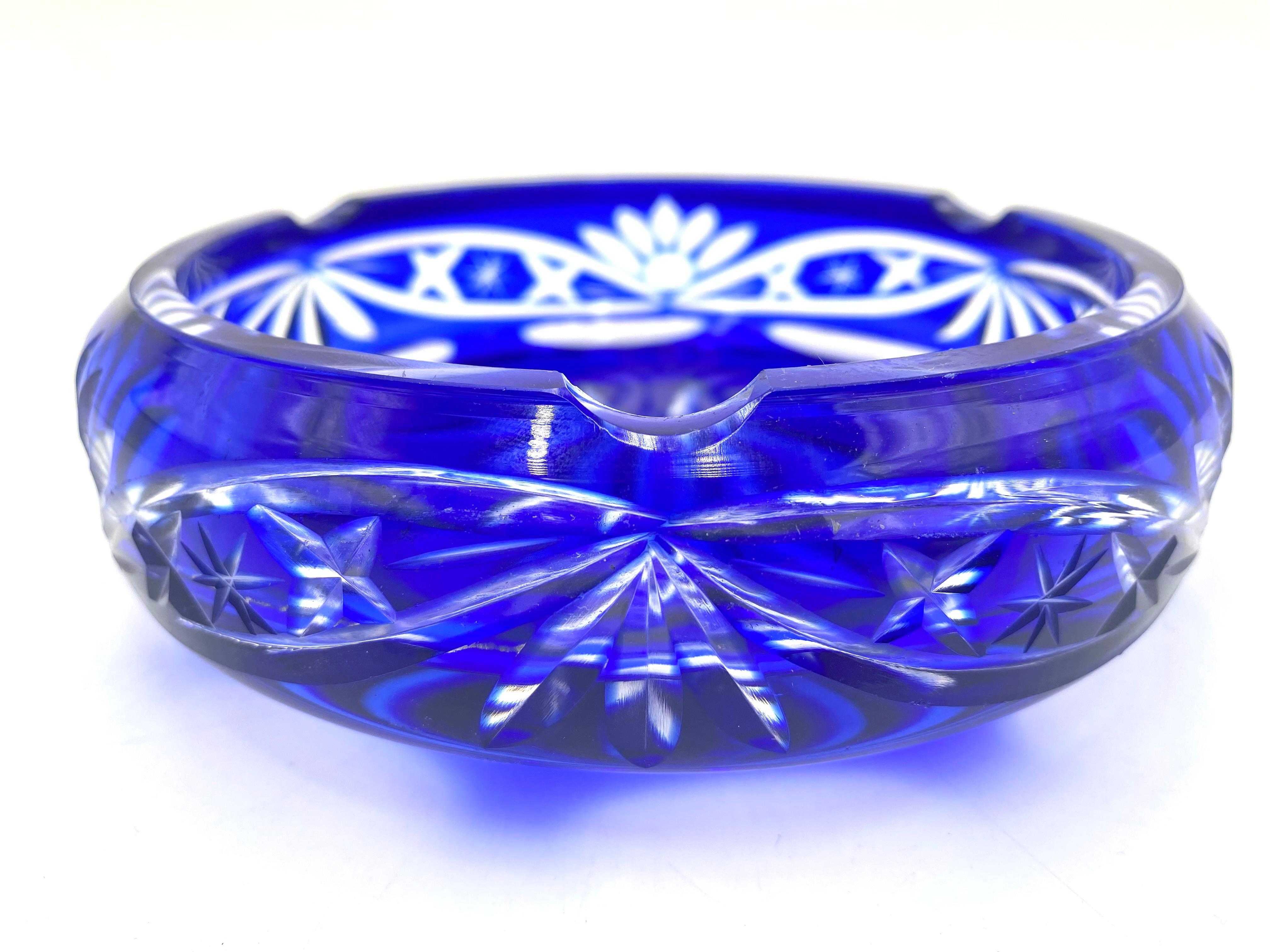 Crystal Cobalt Ashtray, Poland, 1960s In Good Condition For Sale In Chorzów, PL