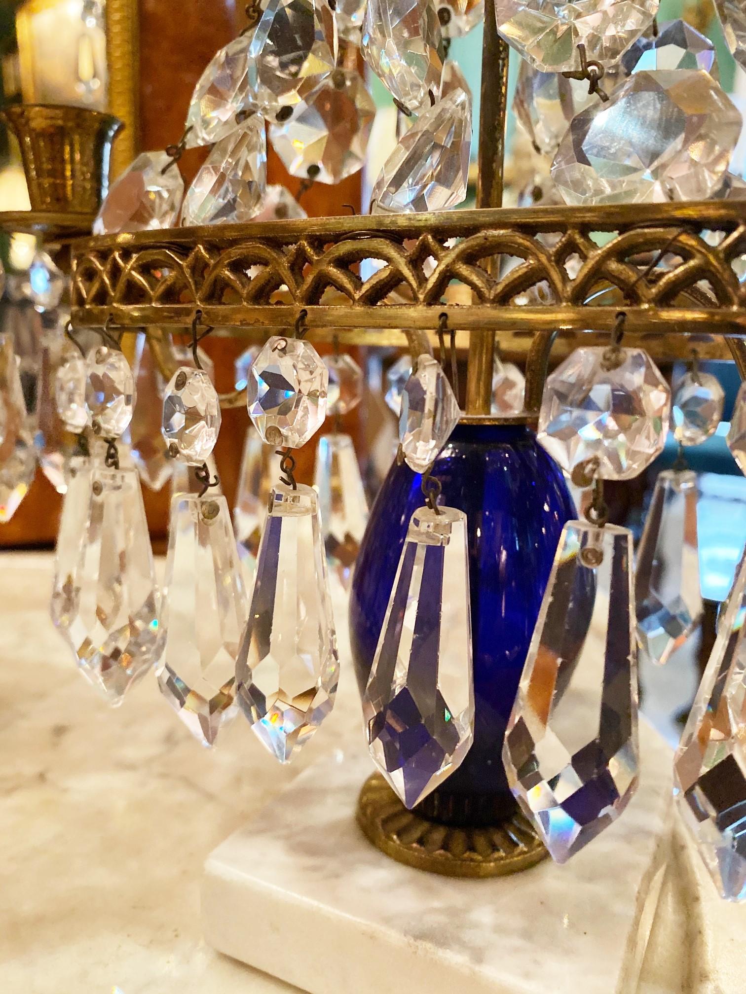 Candelabro Girandoles de Cristal Azul Cobalto y Luz de Bronce Dorado en venta 5