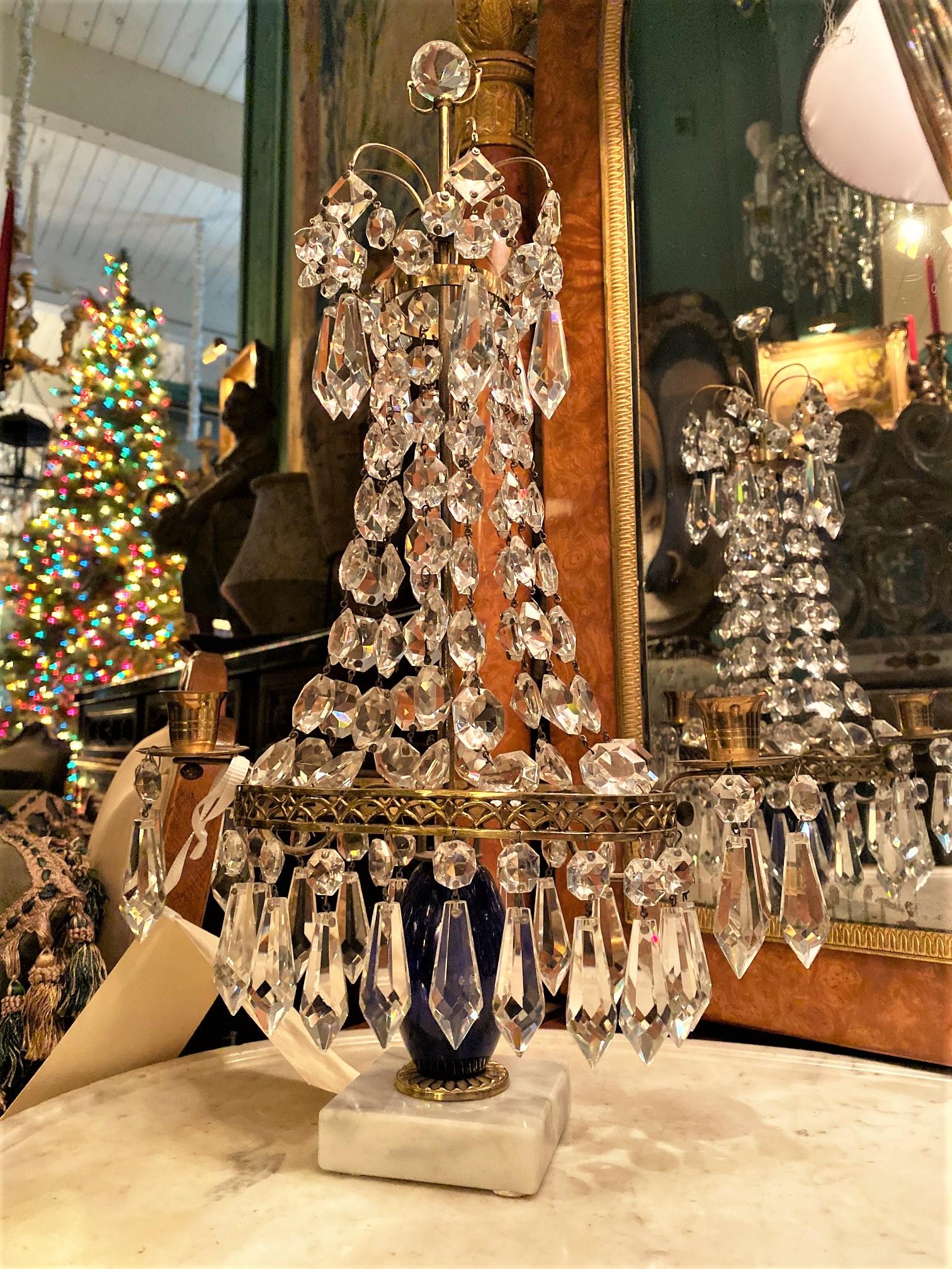 Candelabro Girandoles de Cristal Azul Cobalto y Luz de Bronce Dorado siglo XIX en venta