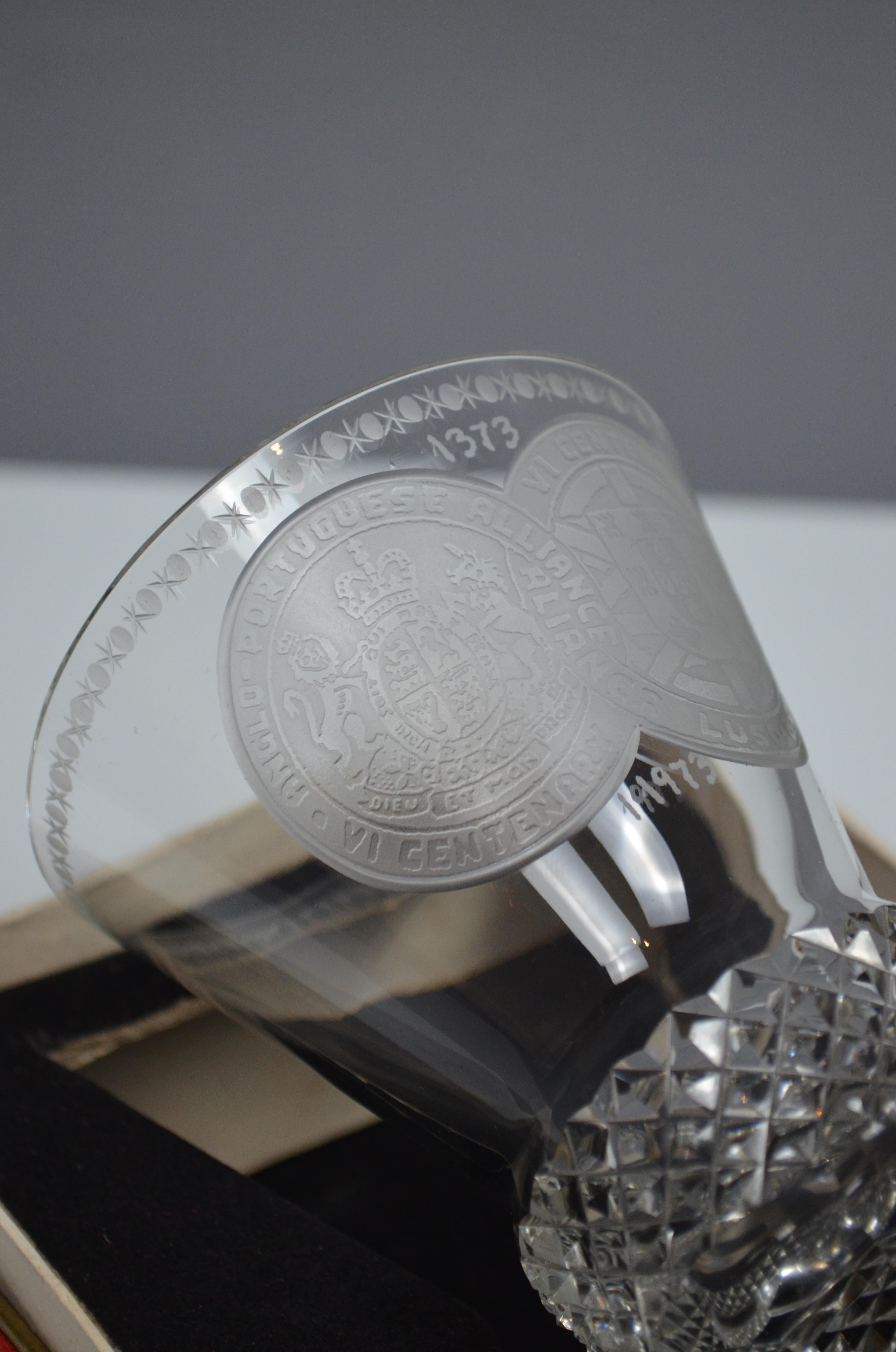 Vaso conmemorativo de cristal, 600 aniversario Alianza Anglo-Portuguesa, 1973 en venta 3