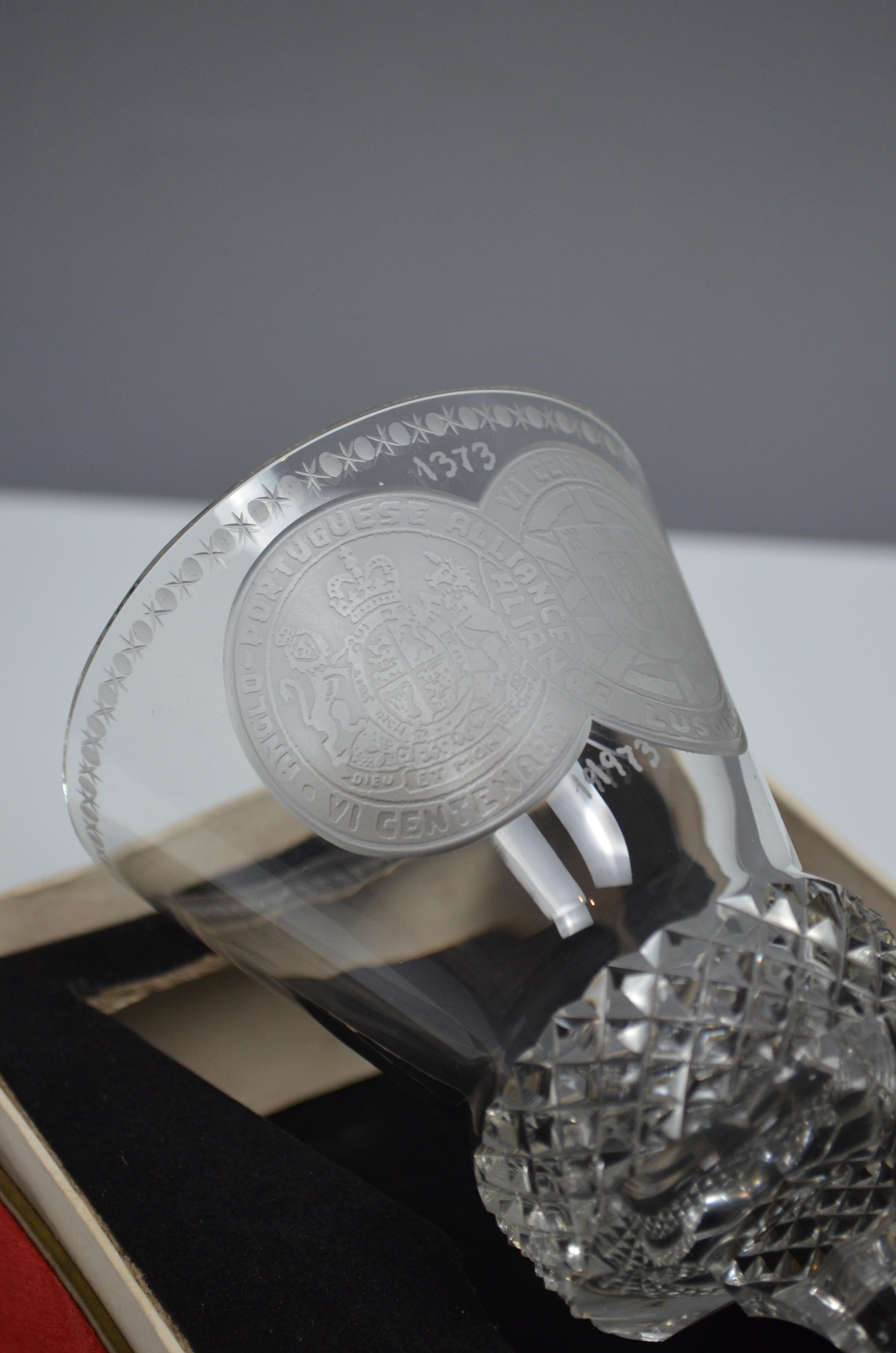 Vaso conmemorativo de cristal, 600 aniversario Alianza Anglo-Portuguesa, 1973 Barroco en venta