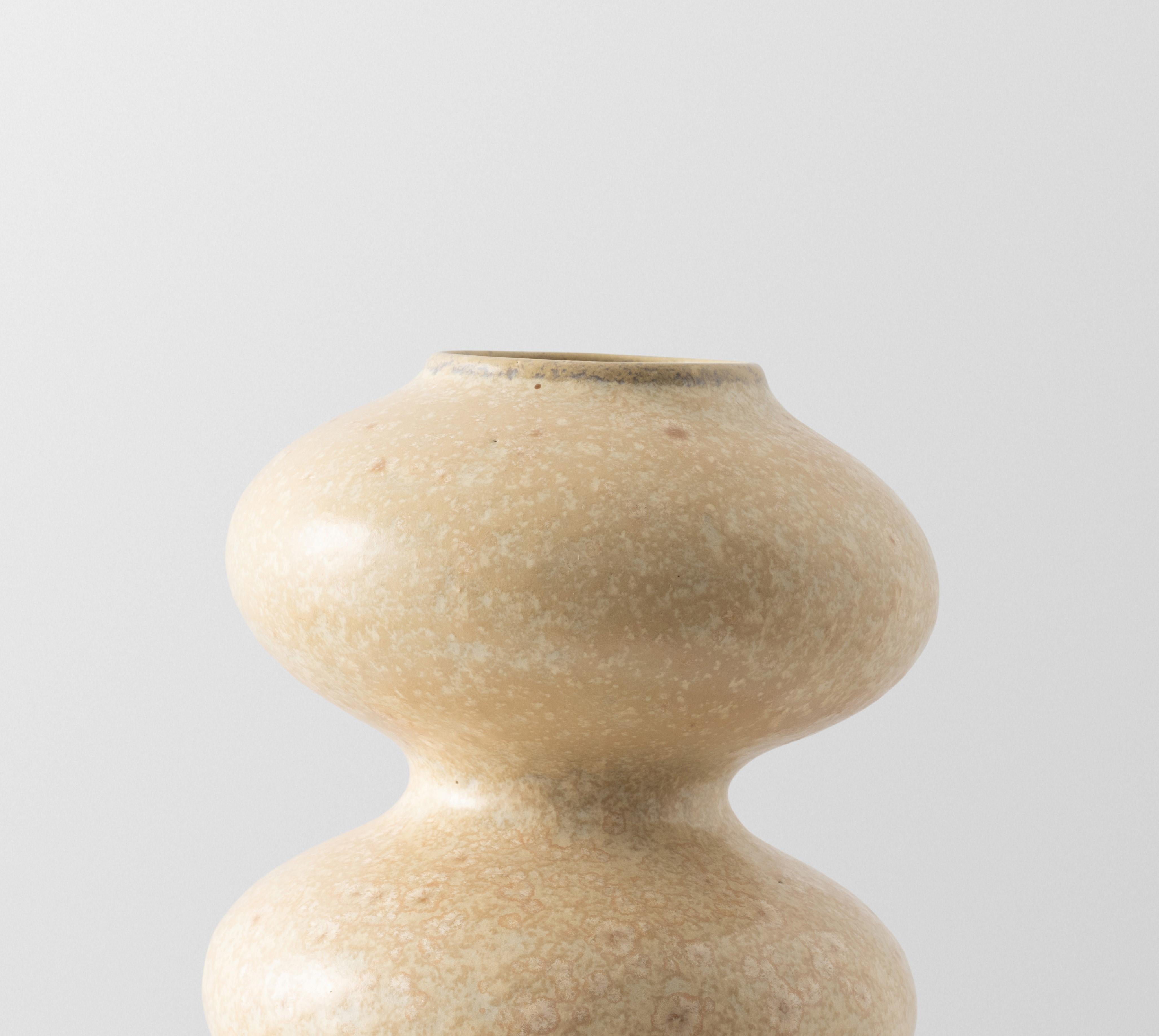 Post-Modern Crystal Cream Wave Form Vase by Forma Rosa Studio For Sale
