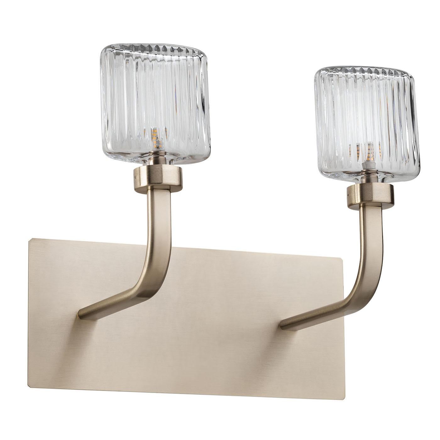Crystal Cup Transparentes Kristall mit gebürsteter Metallstruktur Wandleuchte im Angebot 1