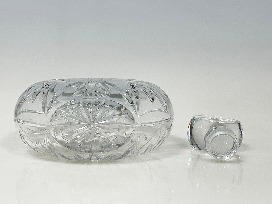 Crystal cut Whiskey decanter by Atlantis In Good Condition For Sale In Delft, NL
