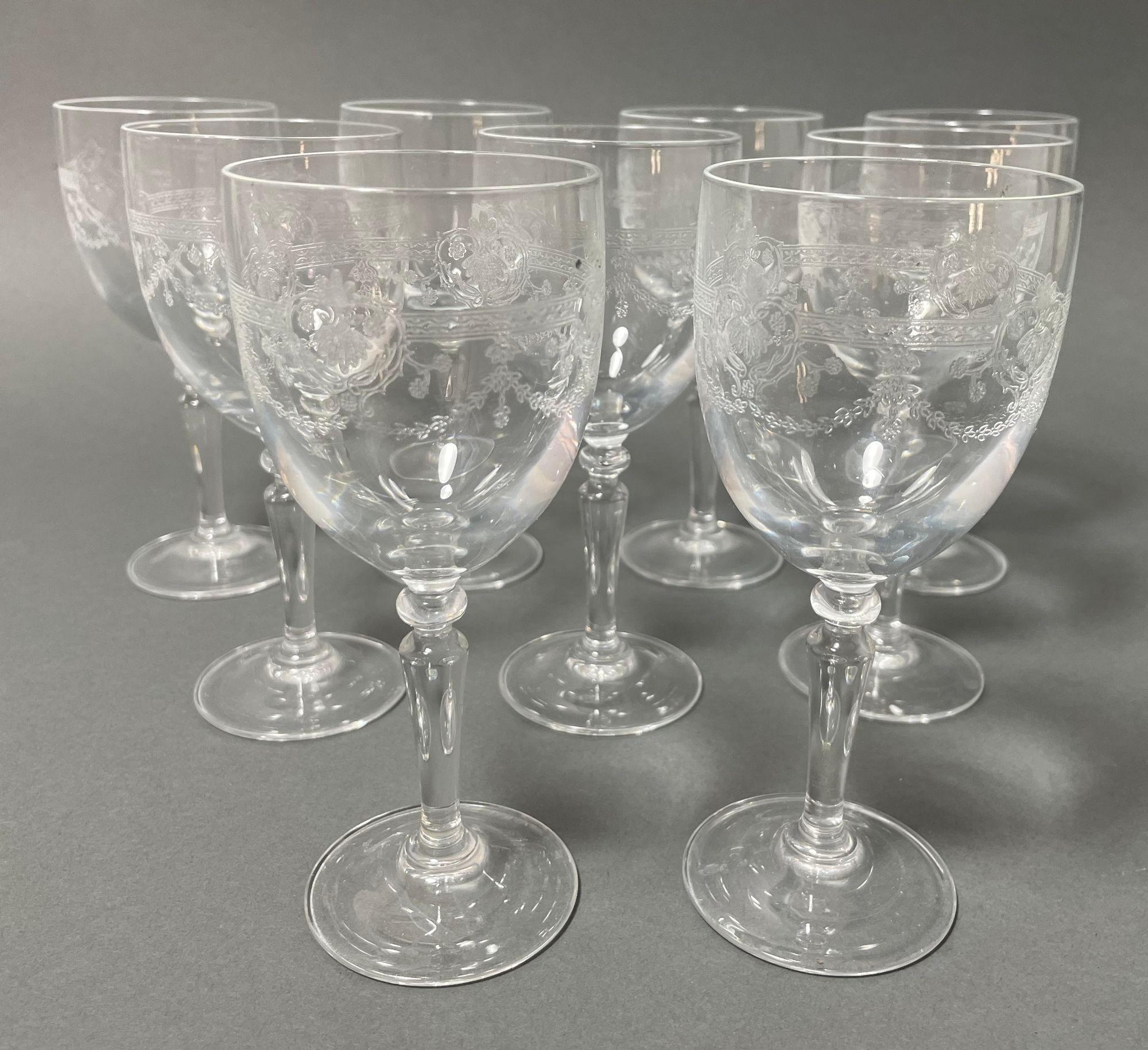 Vintage Cristal D'Arques Dampierre Etched Water WIne Goblets 5.5” Set of 9 France.
Amazing French etched crystal wine or water glasses by Cristal D'Arques.
Wine glasses by Cristal D'Arques, vintage set of 9 in box, discontinued in 1990.
Cristal