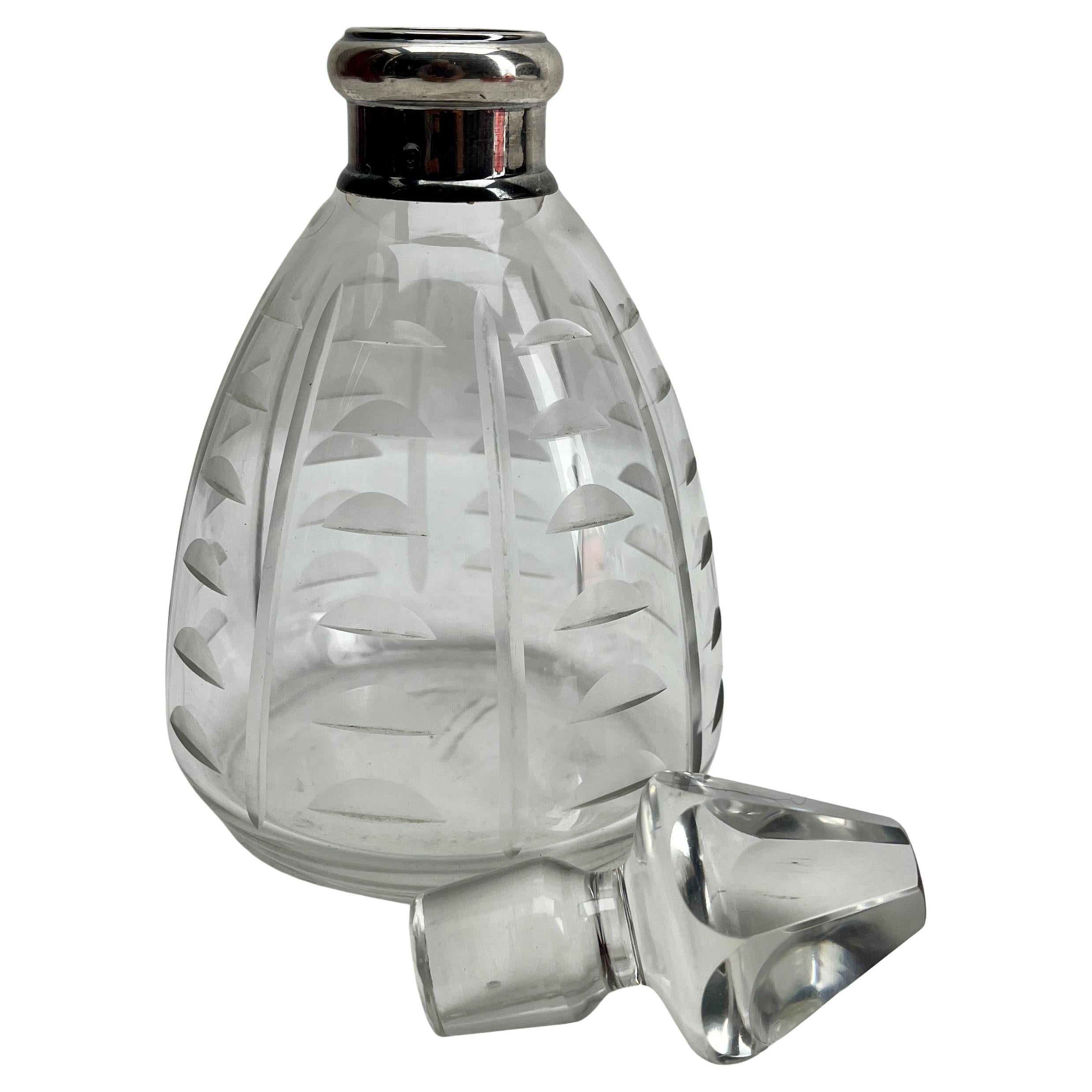 Decantador de cristal con montura de plata facetada y 8 copas Schot Años 50 Facetado en venta