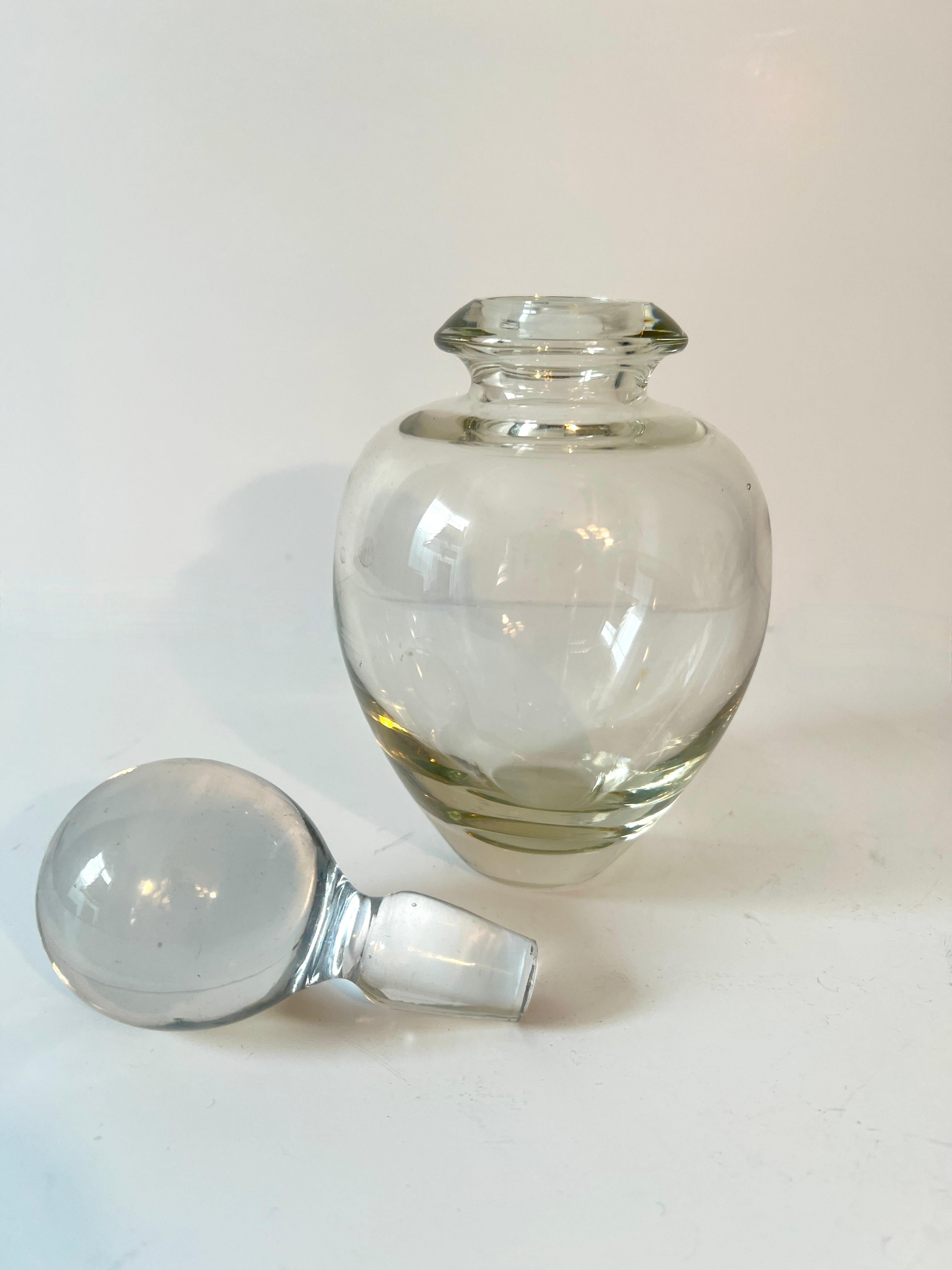 Crystal Decanter In Good Condition For Sale In Los Angeles, CA