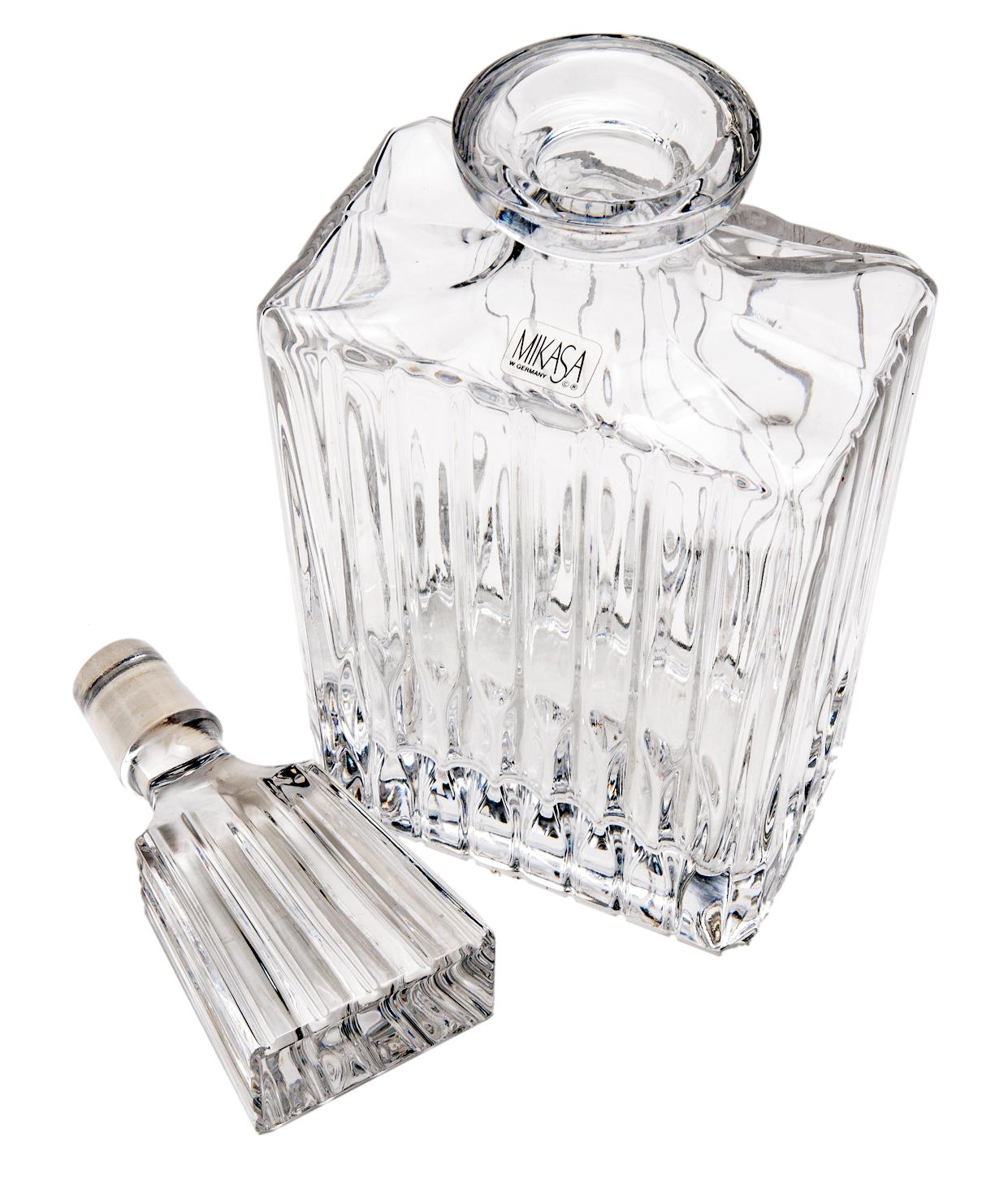 Crystal Decanter with 2 Stoppers For Sale 3