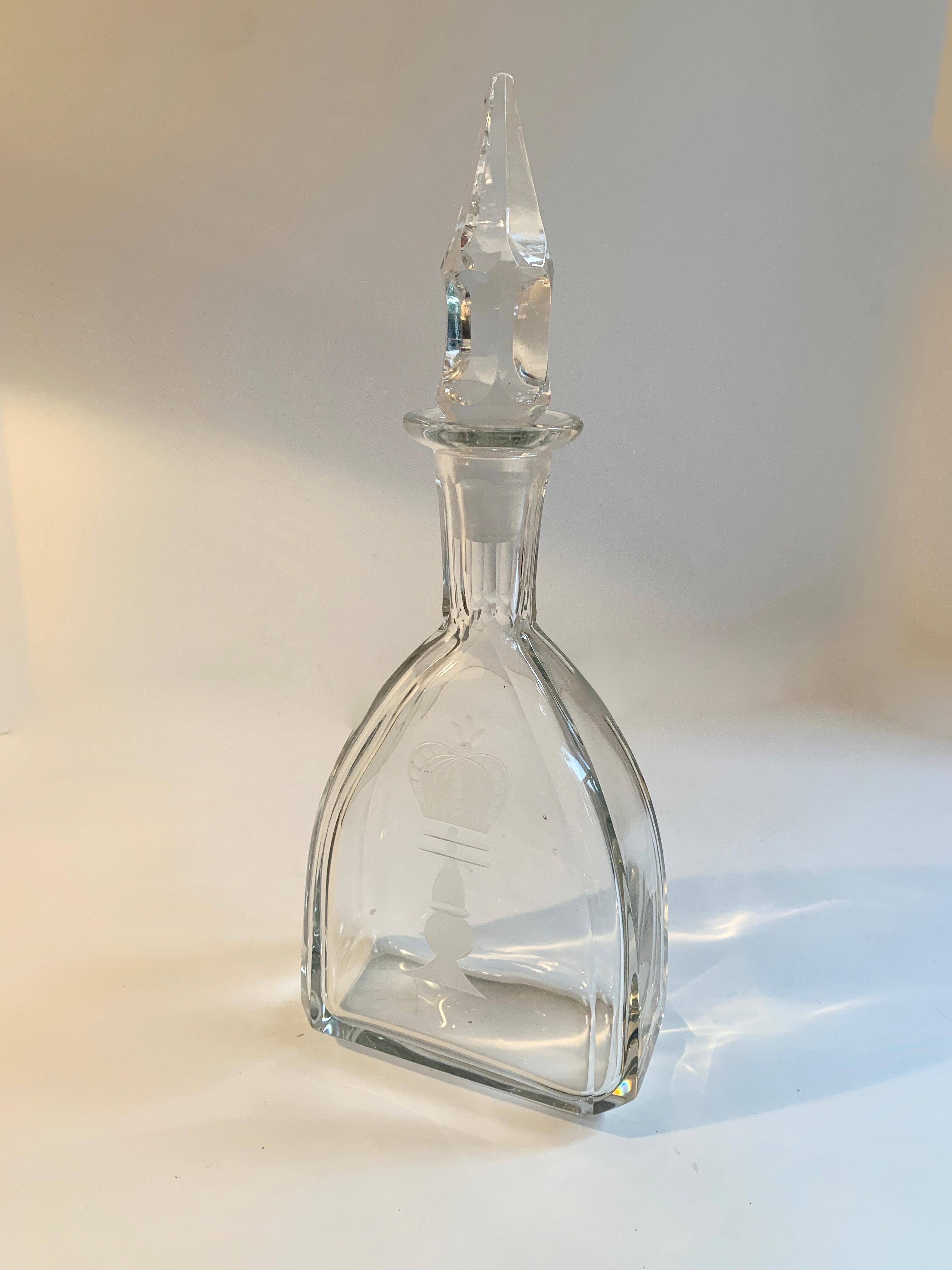 French Crystal Decanter with Etched Crown and Faceted Stopper For Sale