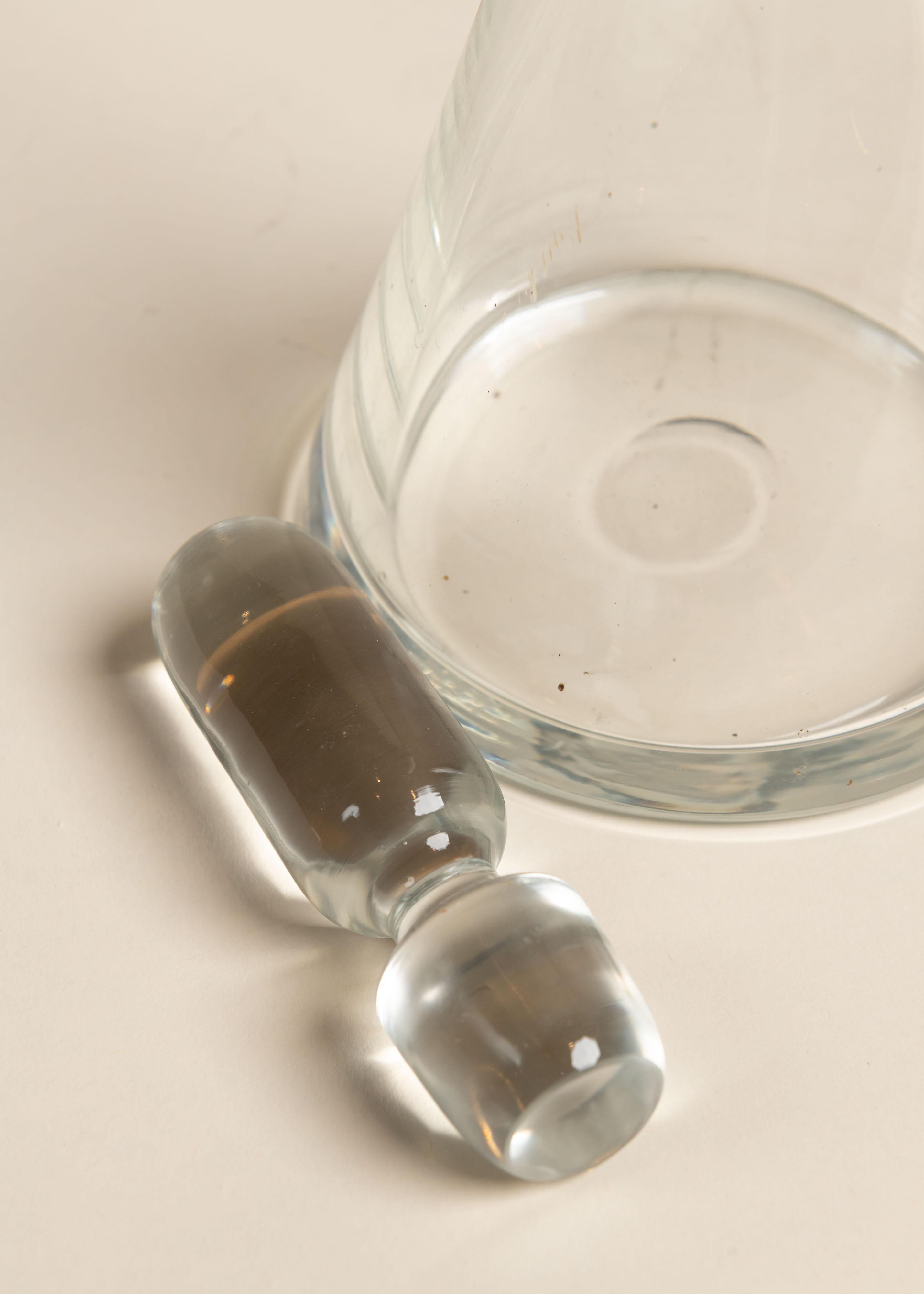 Américain Carafe en cristal avec bouchon, 20e siècle en vente