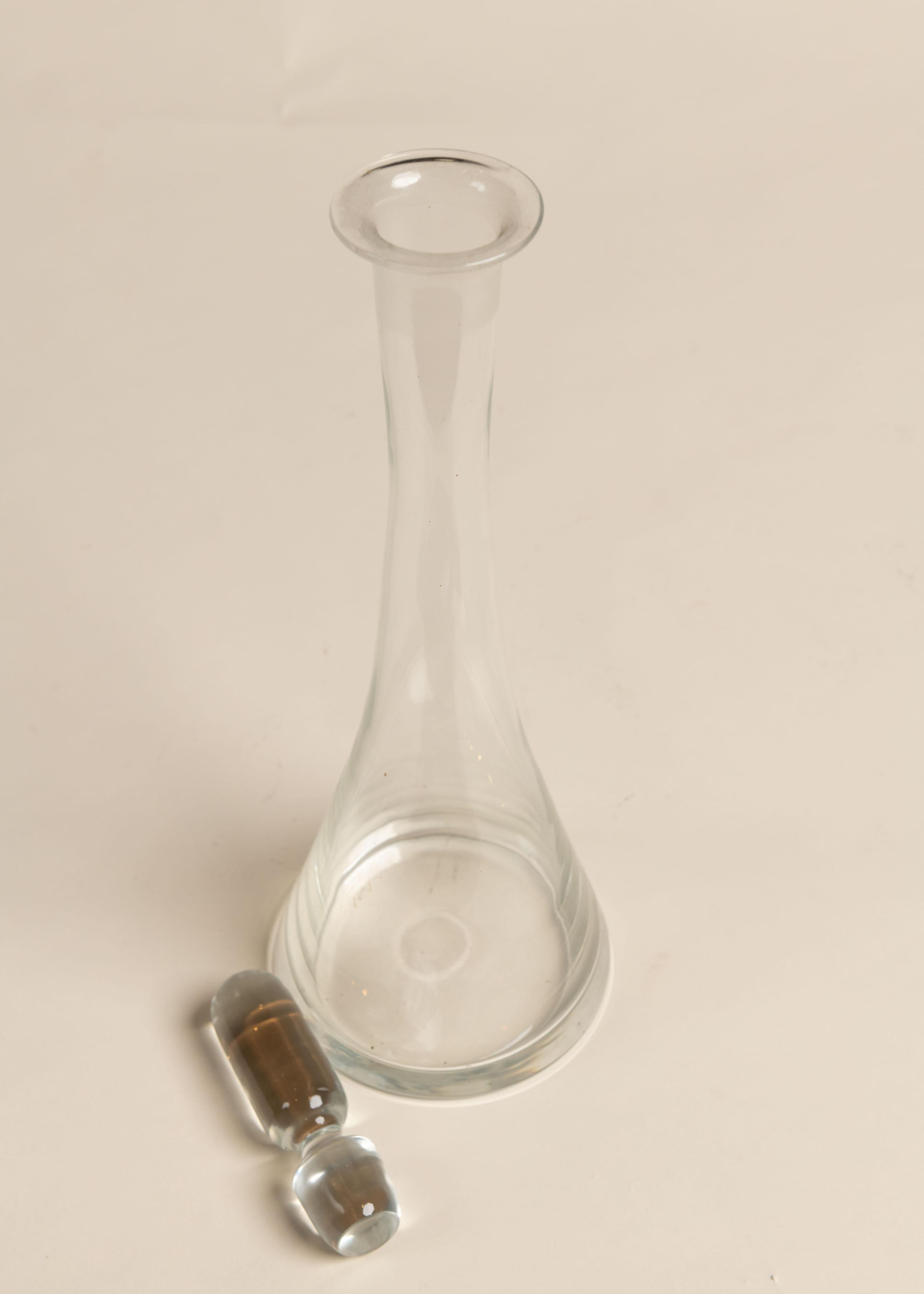 Carafe en cristal avec bouchon, 20e siècle Bon état - En vente à San Francisco, CA