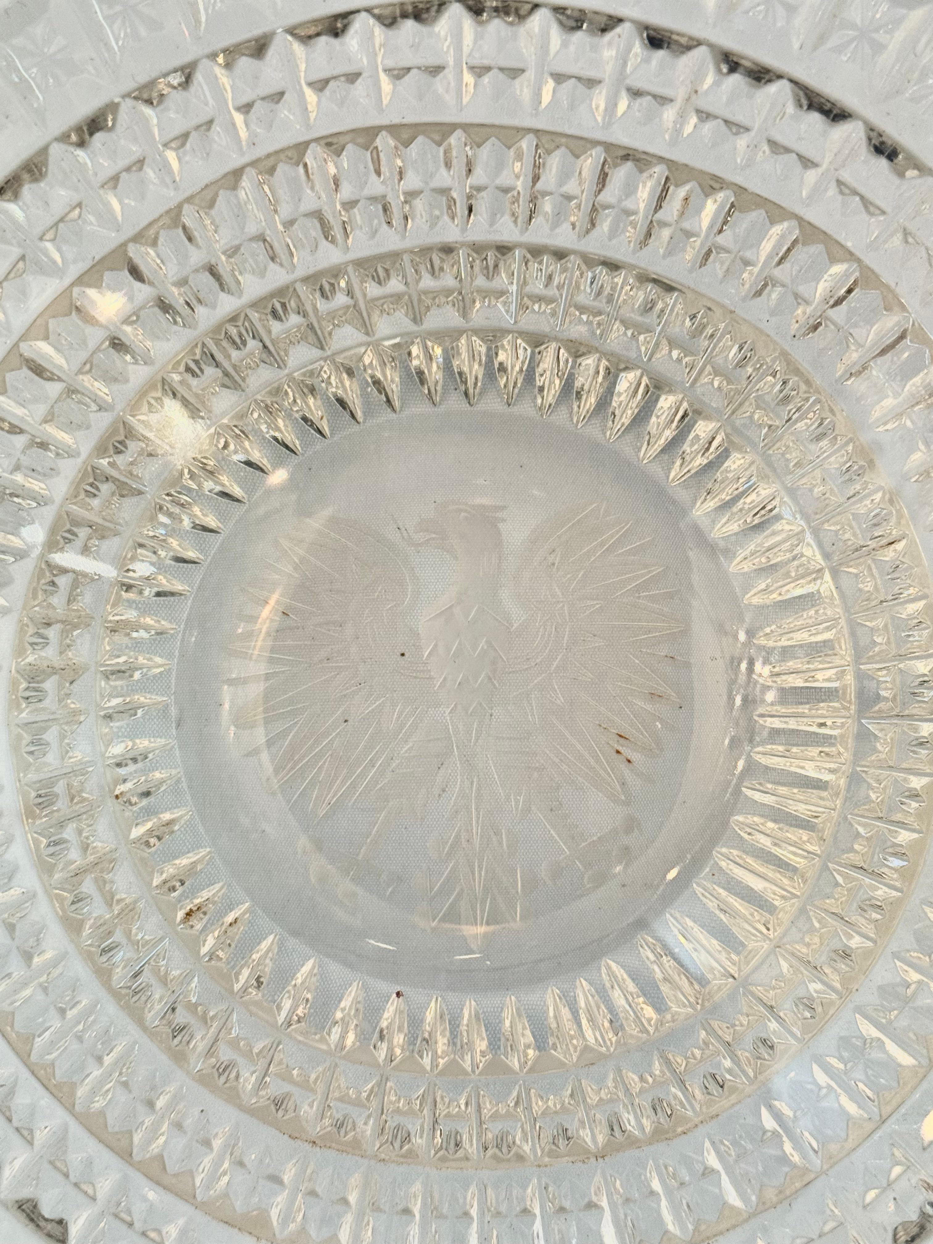 Piatto decorativo in cristallo regalato a A. Klein dai diplomatici della Russia In condizioni ottime in vendita a Pasadena, CA