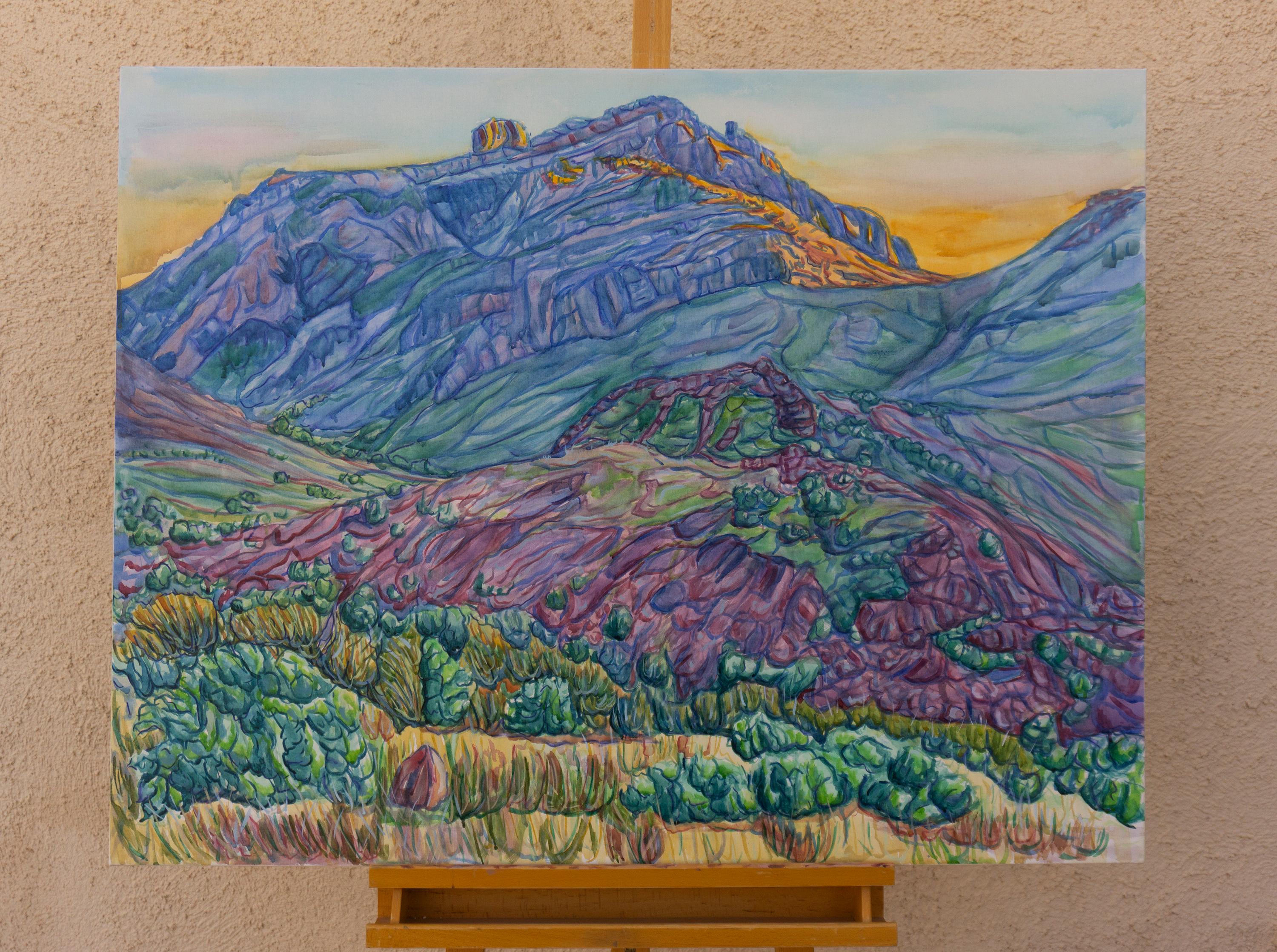 <p>Commentaires de l'artiste<br />Le jour s'éteint dans une chaude lueur orangée qui embrasse doucement les sommets des montagnes du désert. Des ombres violettes, bleues et vertes balaient les collines et les champs en contrebas, signalant l'arrivée