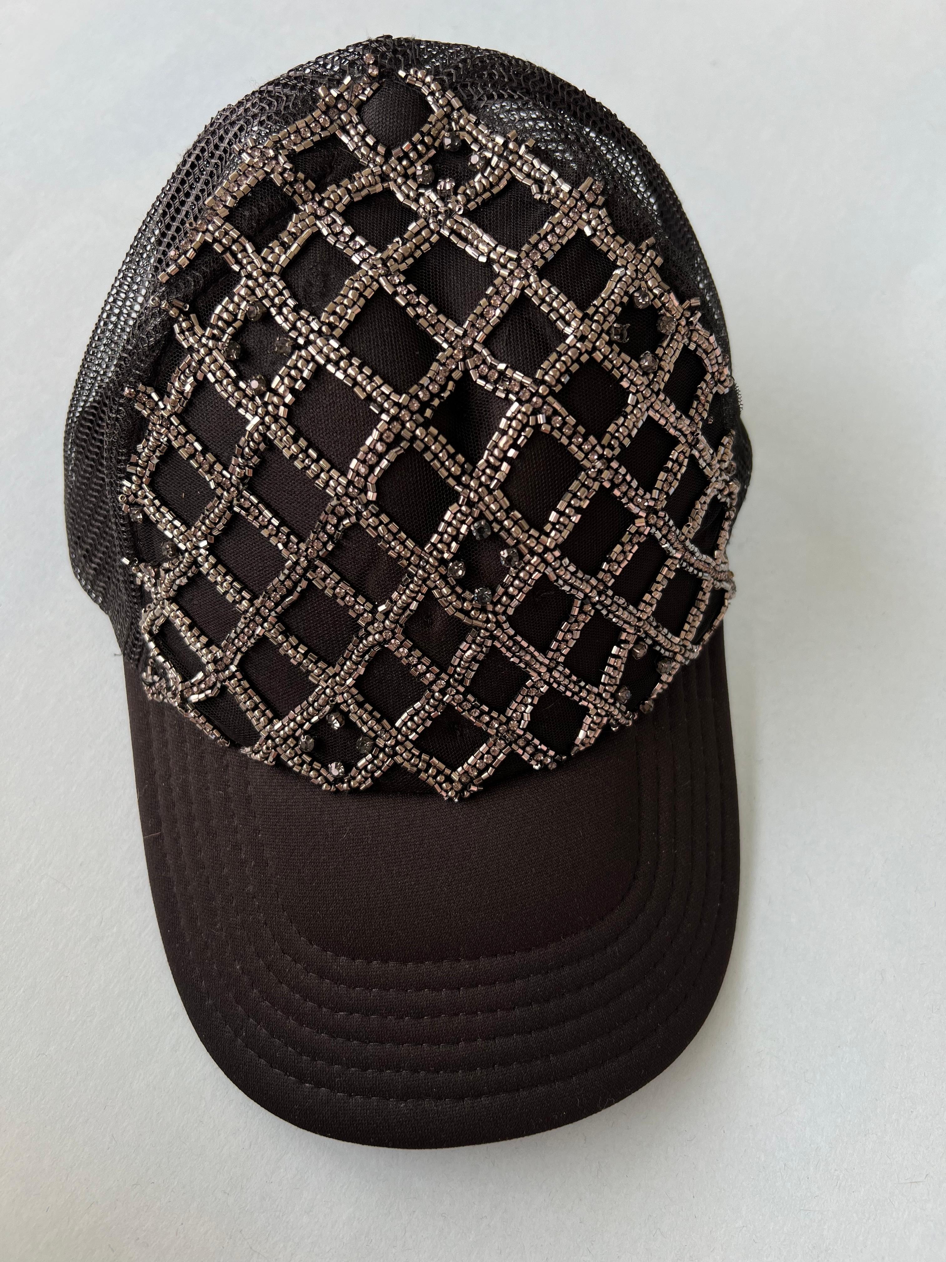Brand: J Dauphin
Crystal Embellishment Hat Black Trucker J Dauphin

Embroidery Made in LA

Express a hybrid of easy-luxe and bourgeoisie jet-set look. Effortless and versatile, elegant and classy they bring an allure of unexpected outside-the-box