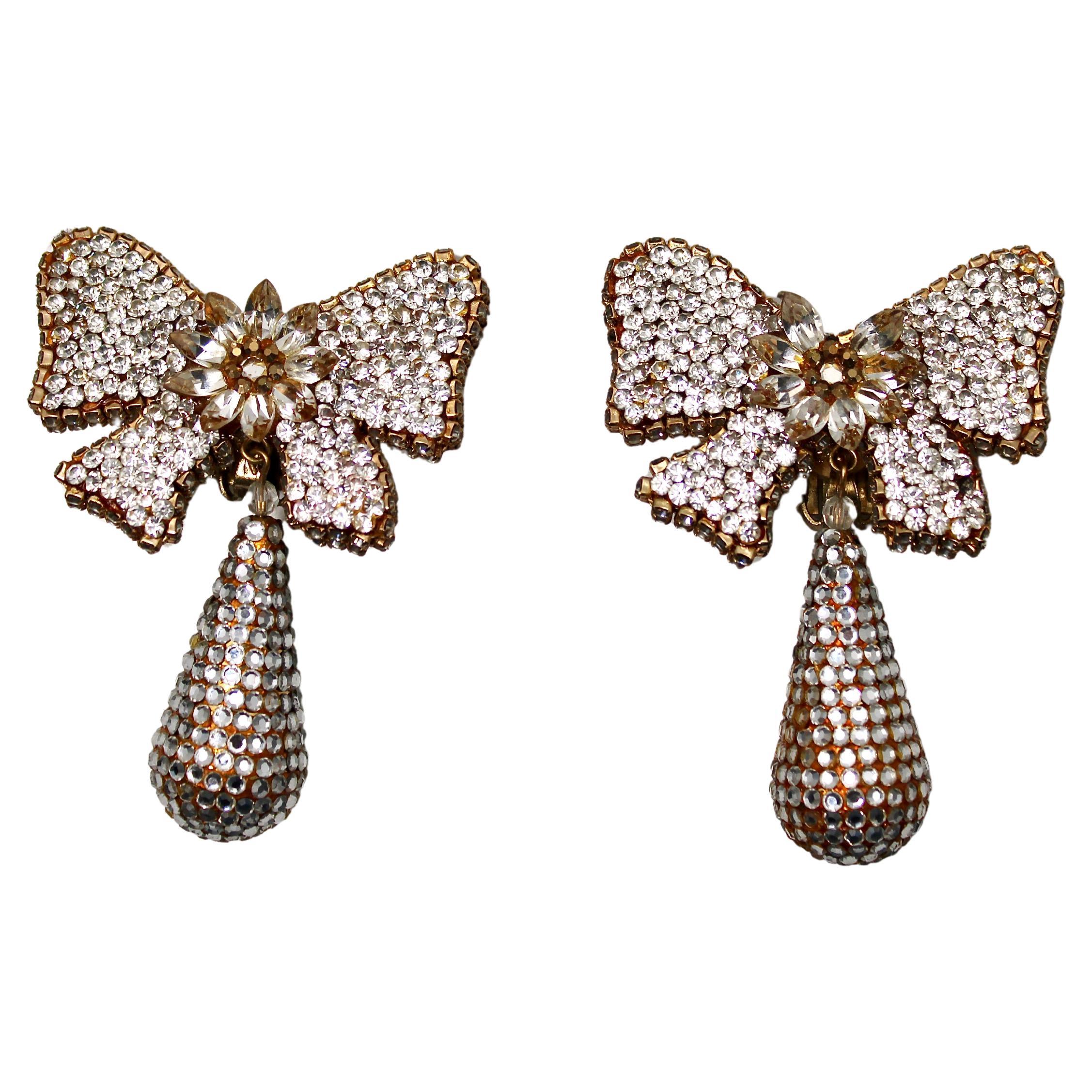 Crystal Encrusted Bow Motif Drop Clip-On Earrings circa 1980s en vente