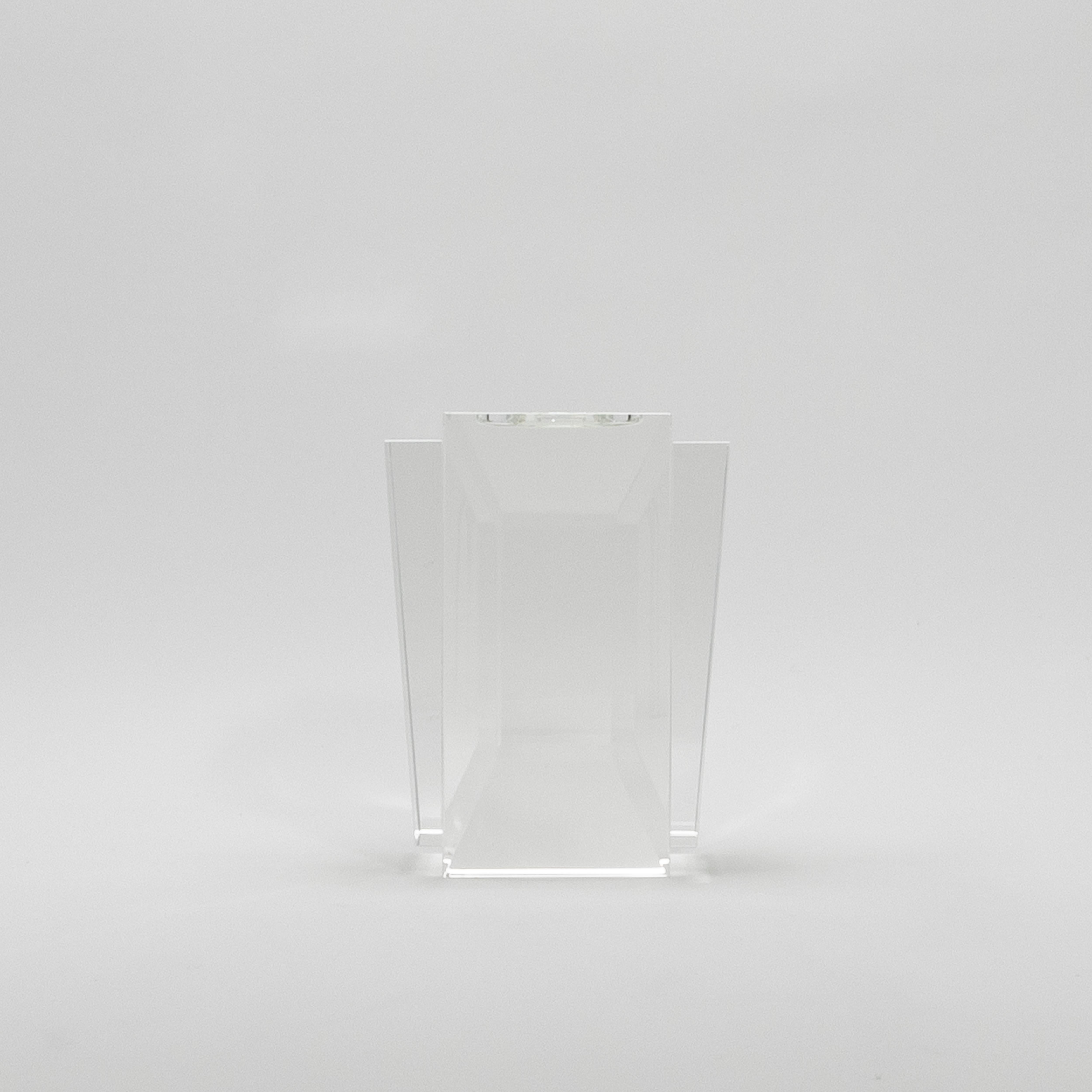 Modern Crystal Fins Pillar by KA Glass