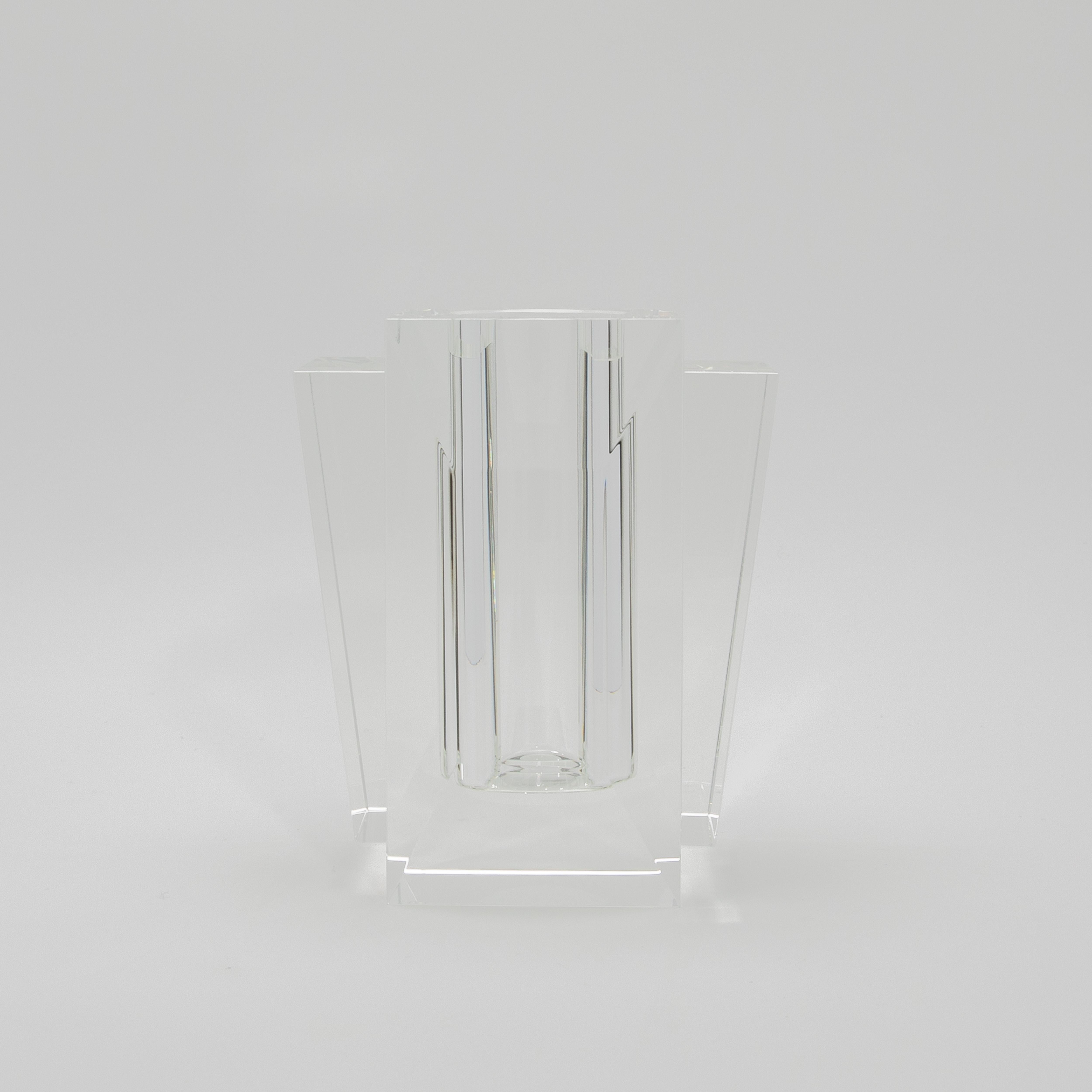 Fatto a mano Vaso di cristallo Fins di KA Glass in vendita