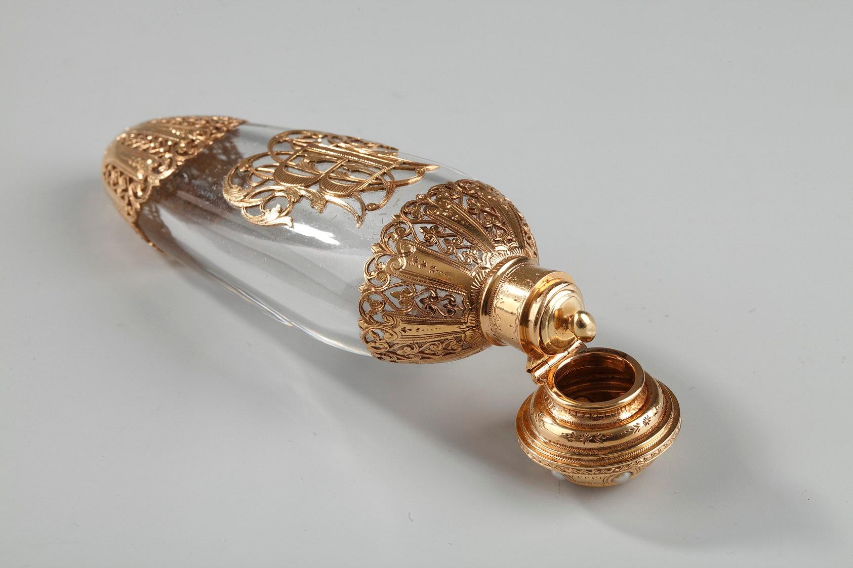 Kristall-Flask aus Kristall mit Gold und Perlen, Werk des späten 19. Jahrhunderts im Zustand „Gut“ im Angebot in Paris, FR