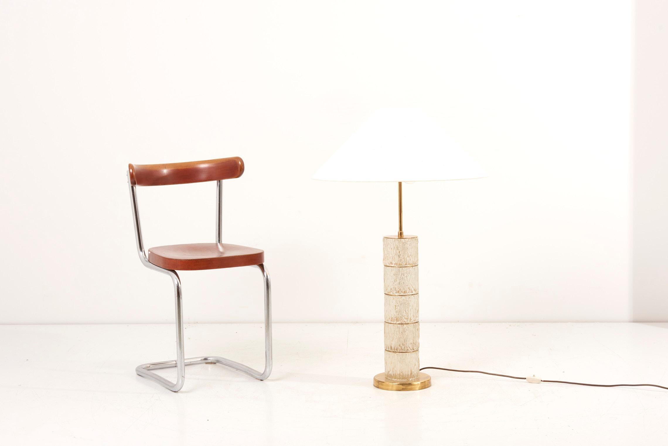 Crystal Floor Lamp with Brass Elements, 1970s In Good Condition For Sale In Berlin, DE