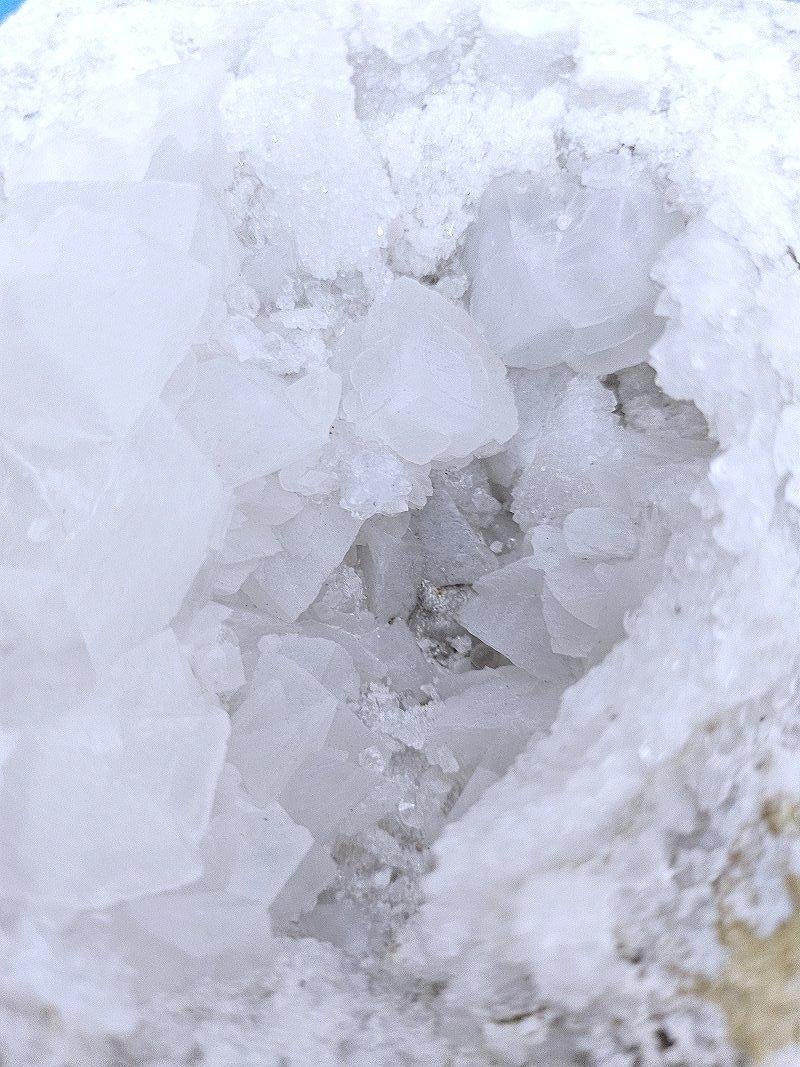 Geoda de Cristal Pieza de Exhibición de Espécimen Natural, Cinco Pulgadas - OFERTA DE CIERRE Otro en venta