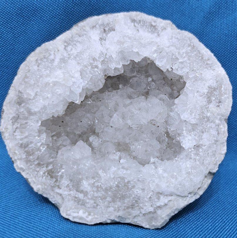 Geoda de Cristal Espécimen Natural, Se Asienta Plana  CIERRE VENTA - REDUCCIÓN FINAL Moderno orgánico en venta