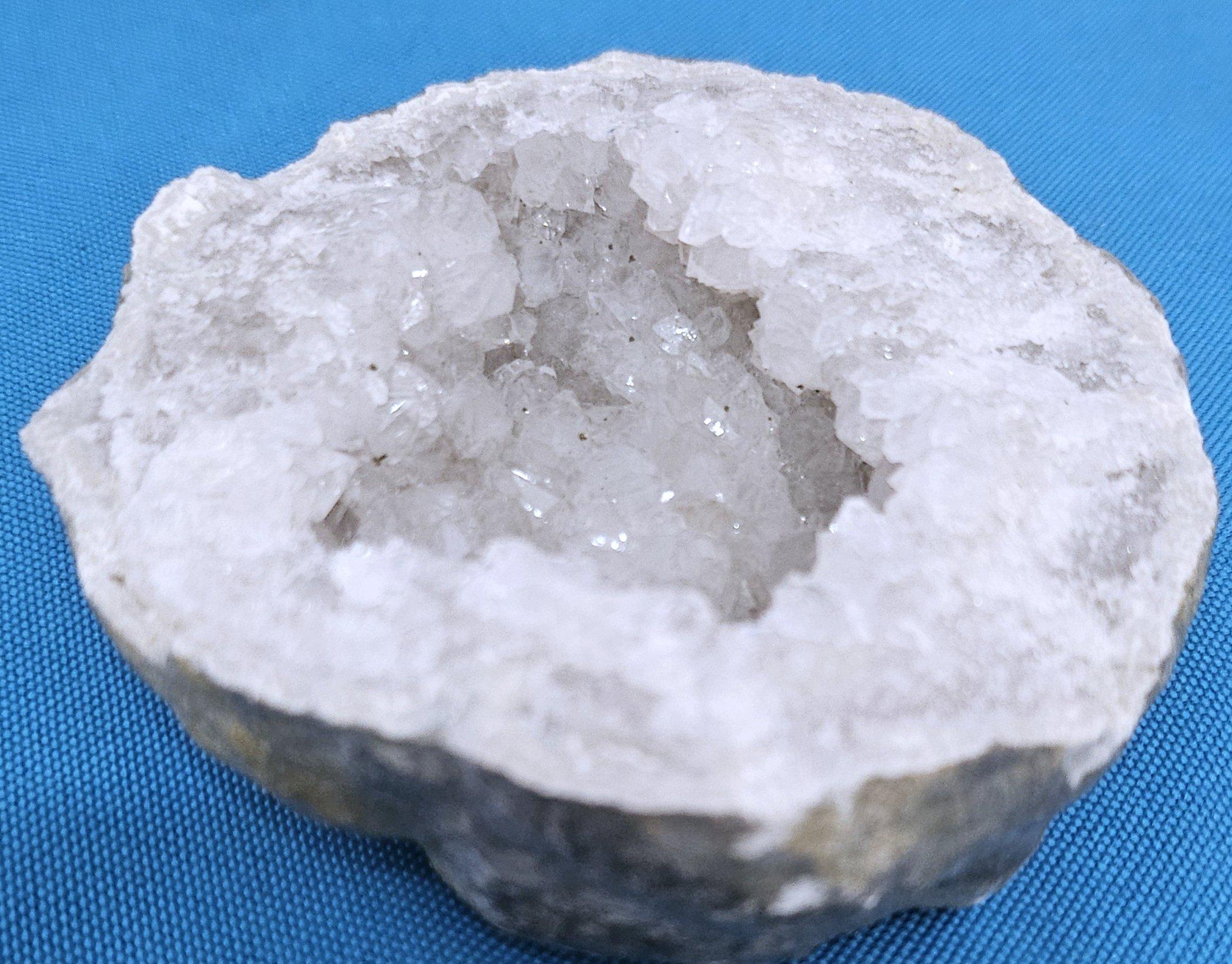 Geoda de Cristal Espécimen Natural, Se Asienta Plana  CIERRE VENTA - REDUCCIÓN FINAL siglo XX en venta