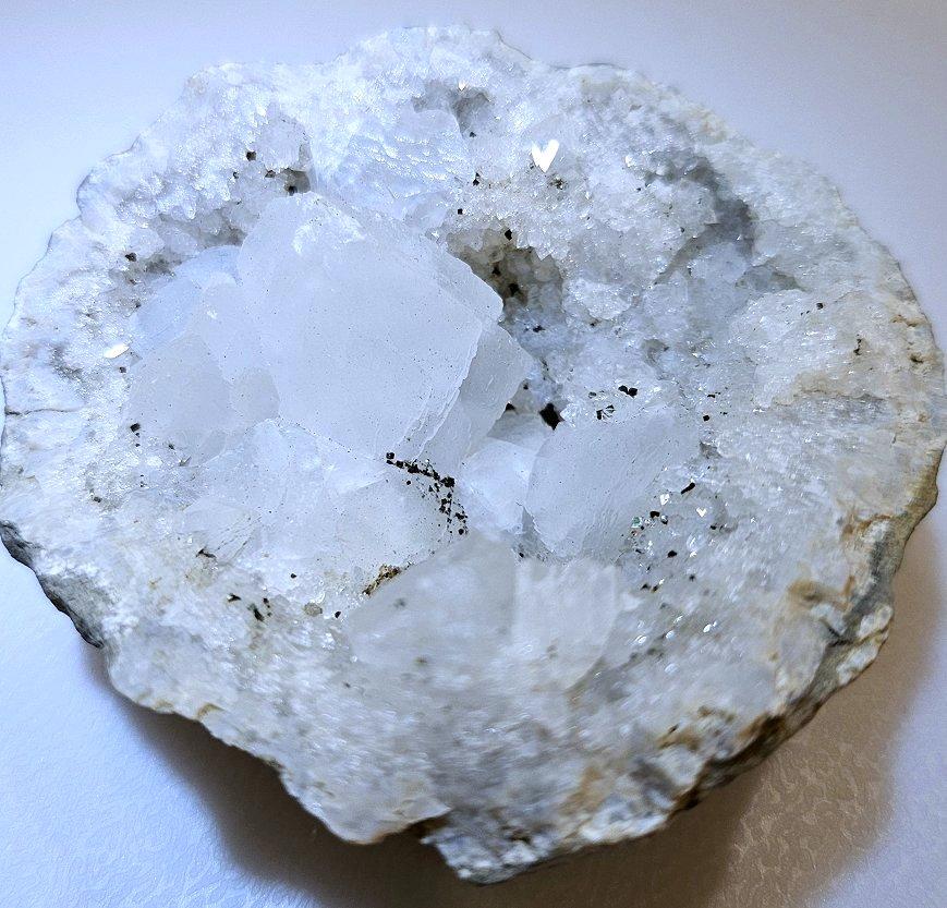 Crystal Geode Natural Specimen with Druzy & Chunks In Good Condition For Sale In Warrenton, OR