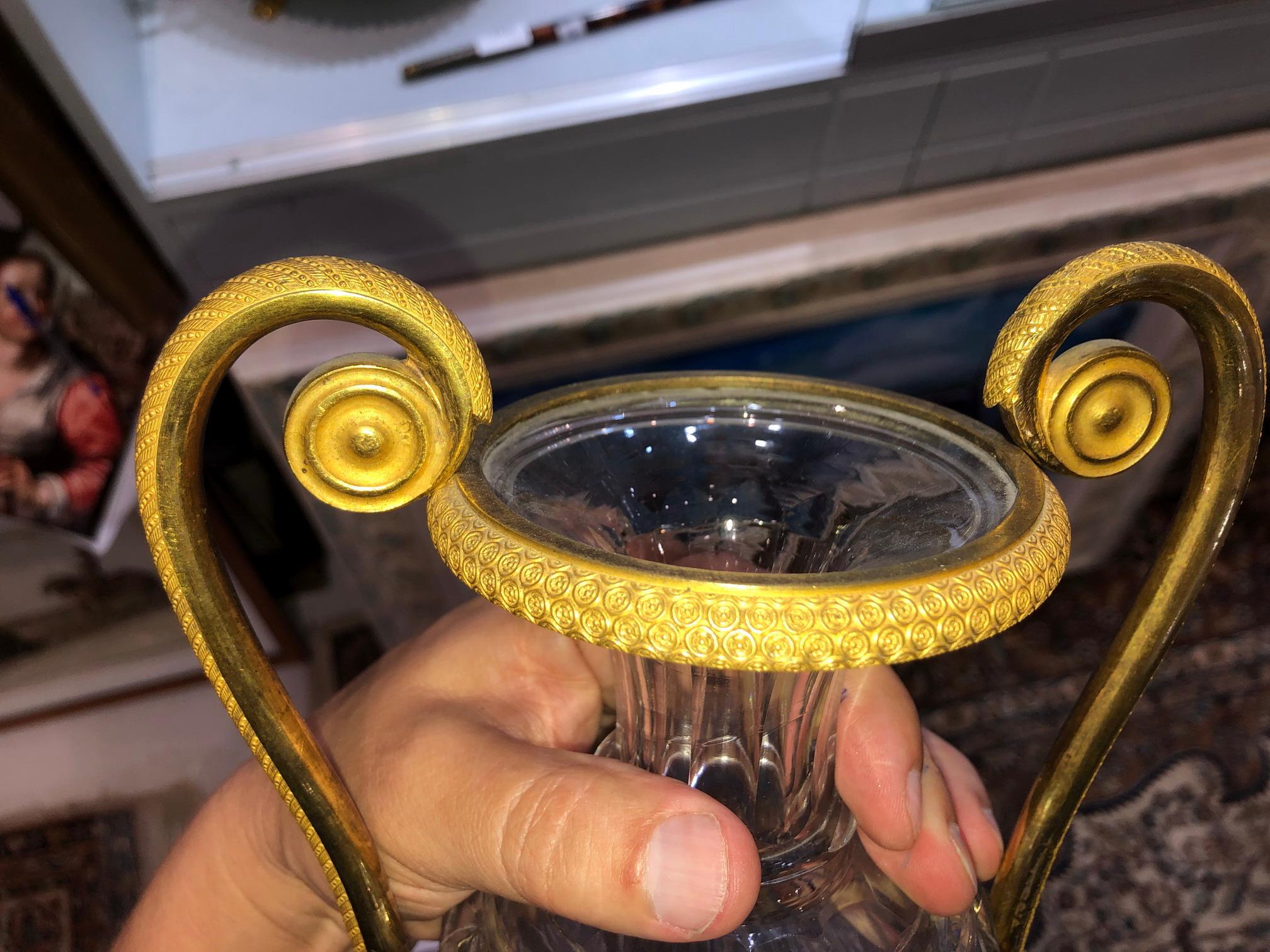 Vase aus Kristall und vergoldeter Bronze im Angebot 5