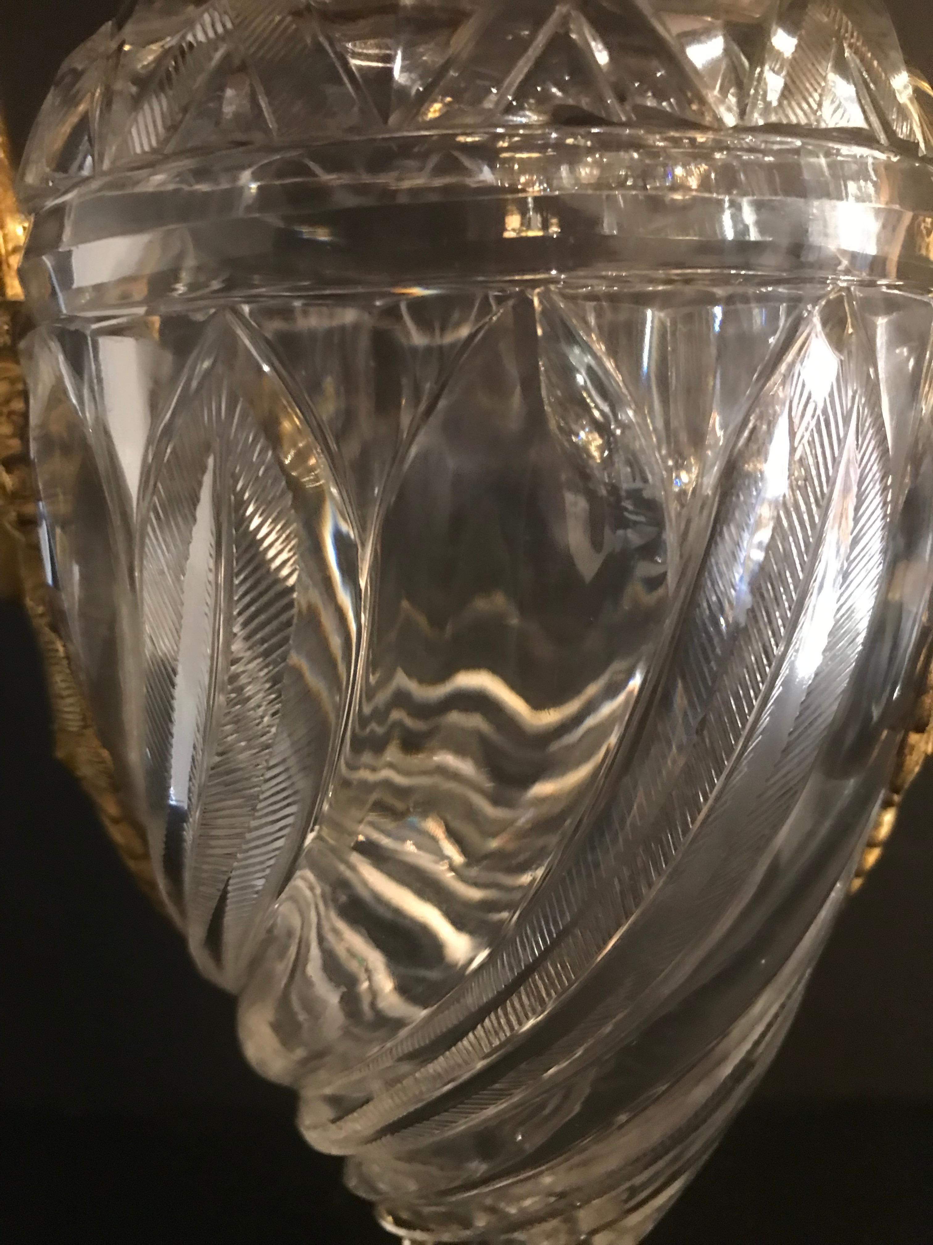 Vase aus Kristall und vergoldeter Bronze (Vergoldet) im Angebot