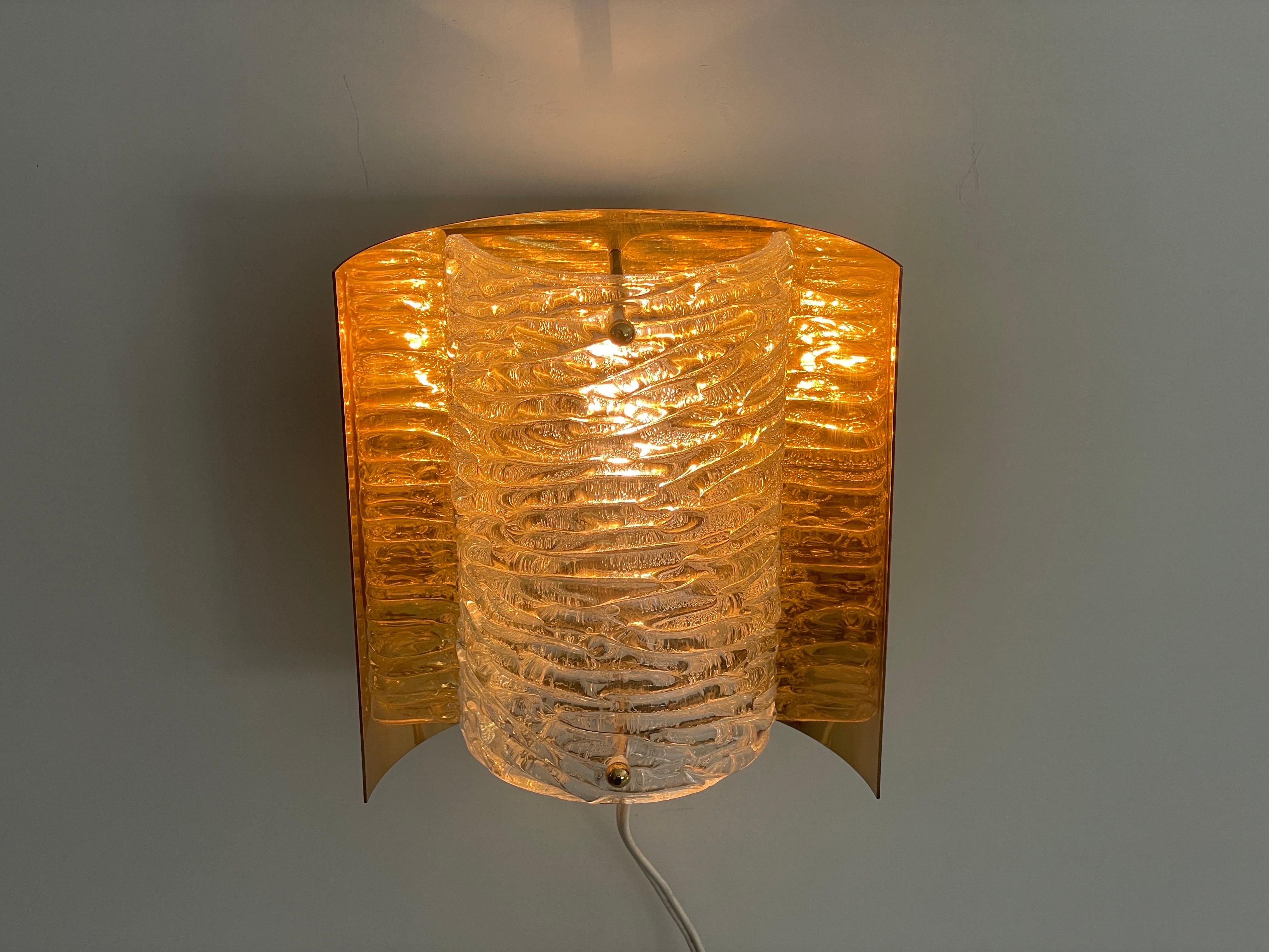 Coppia di appliques in vetro cristallo e ottone, anni '60, Germania in vendita 11