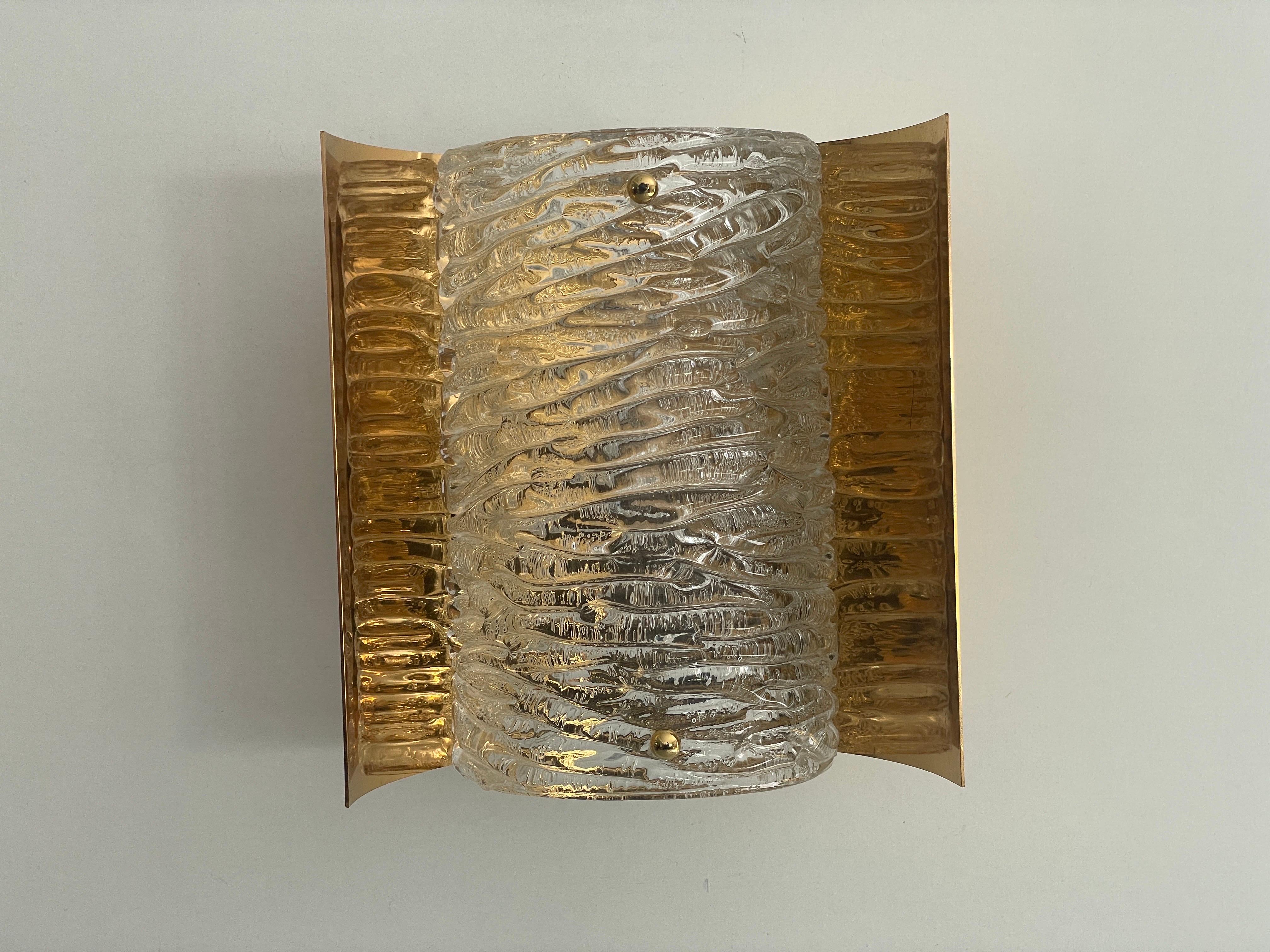 Coppia di appliques in vetro cristallo e ottone, anni '60, Germania in vendita 1