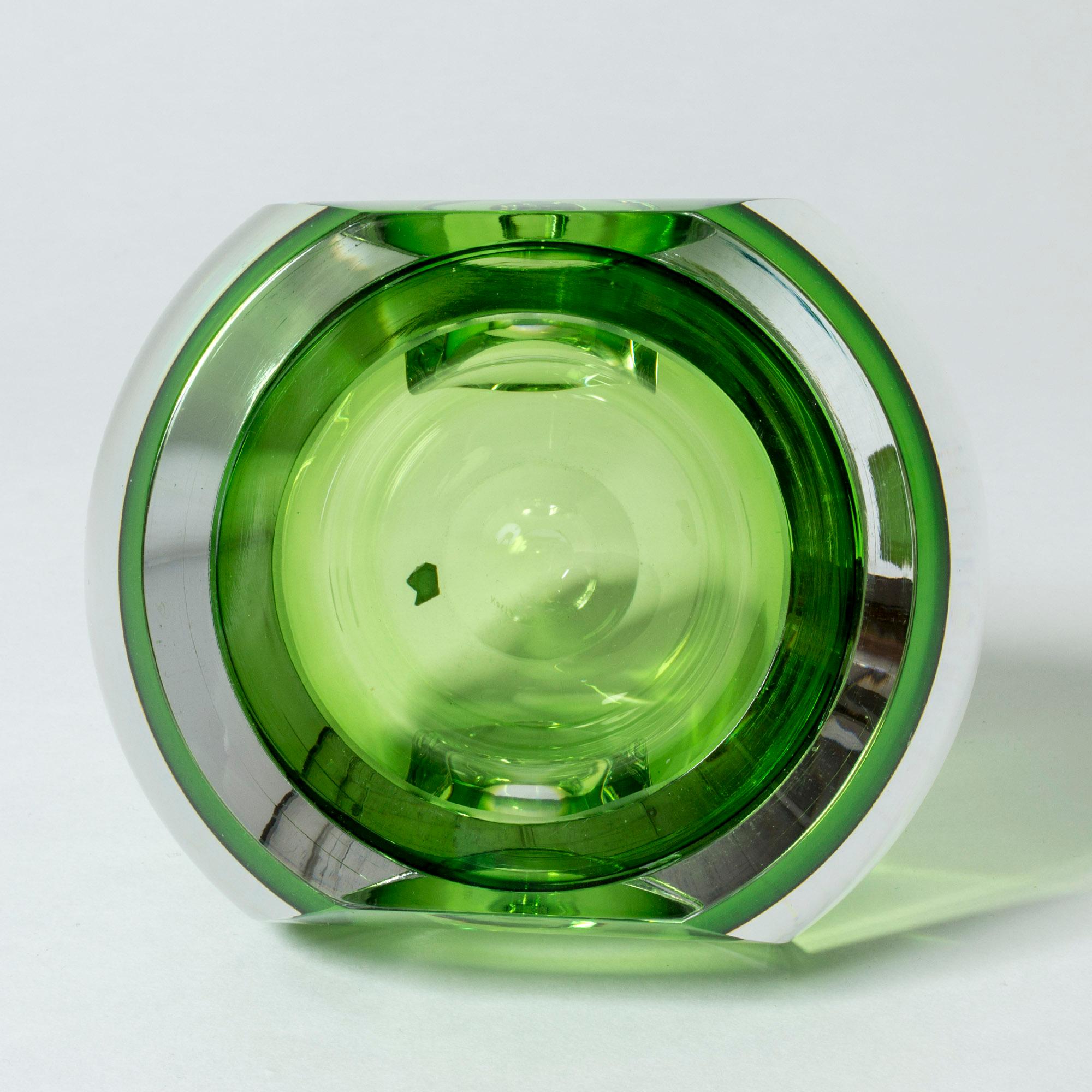 Scandinavian Modern Crystal glass bowl by Mona Morales-Schildt For Sale
